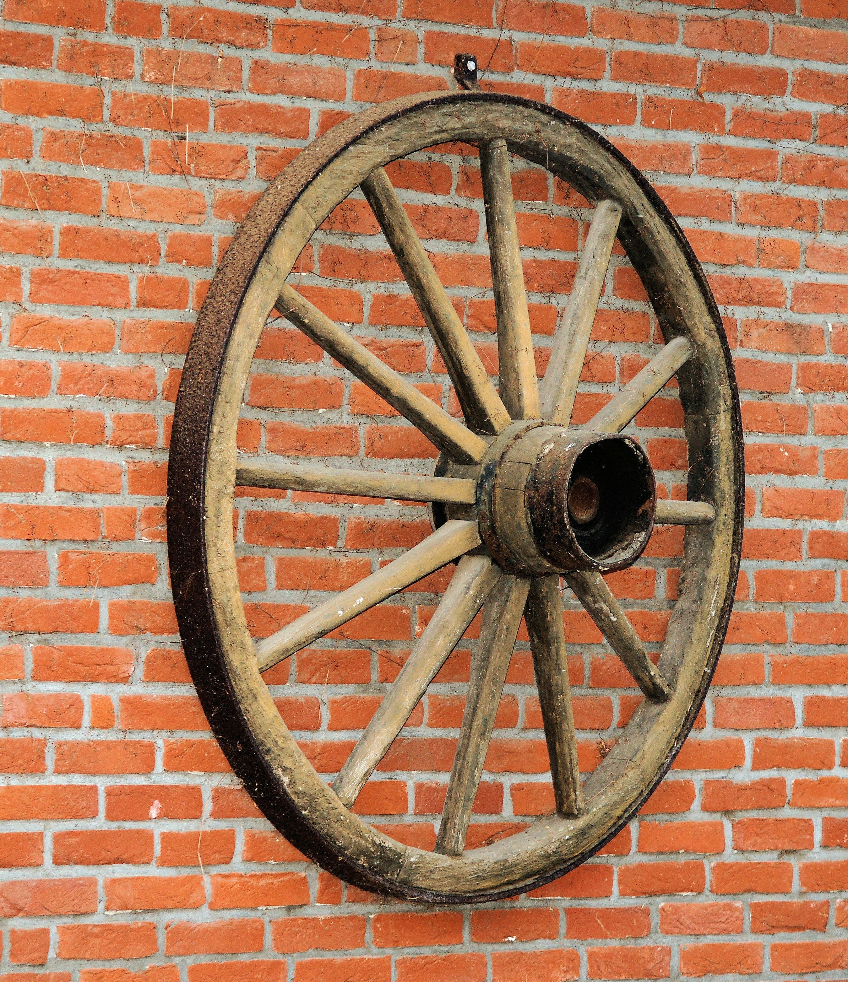 wall, wheel, transportation, wagon wheel, wood, romance, brick, outdoors, eye catcher, close-up, 2K, texture, wall - building feature, brick wall, built structure, Phone HD Wallpaper