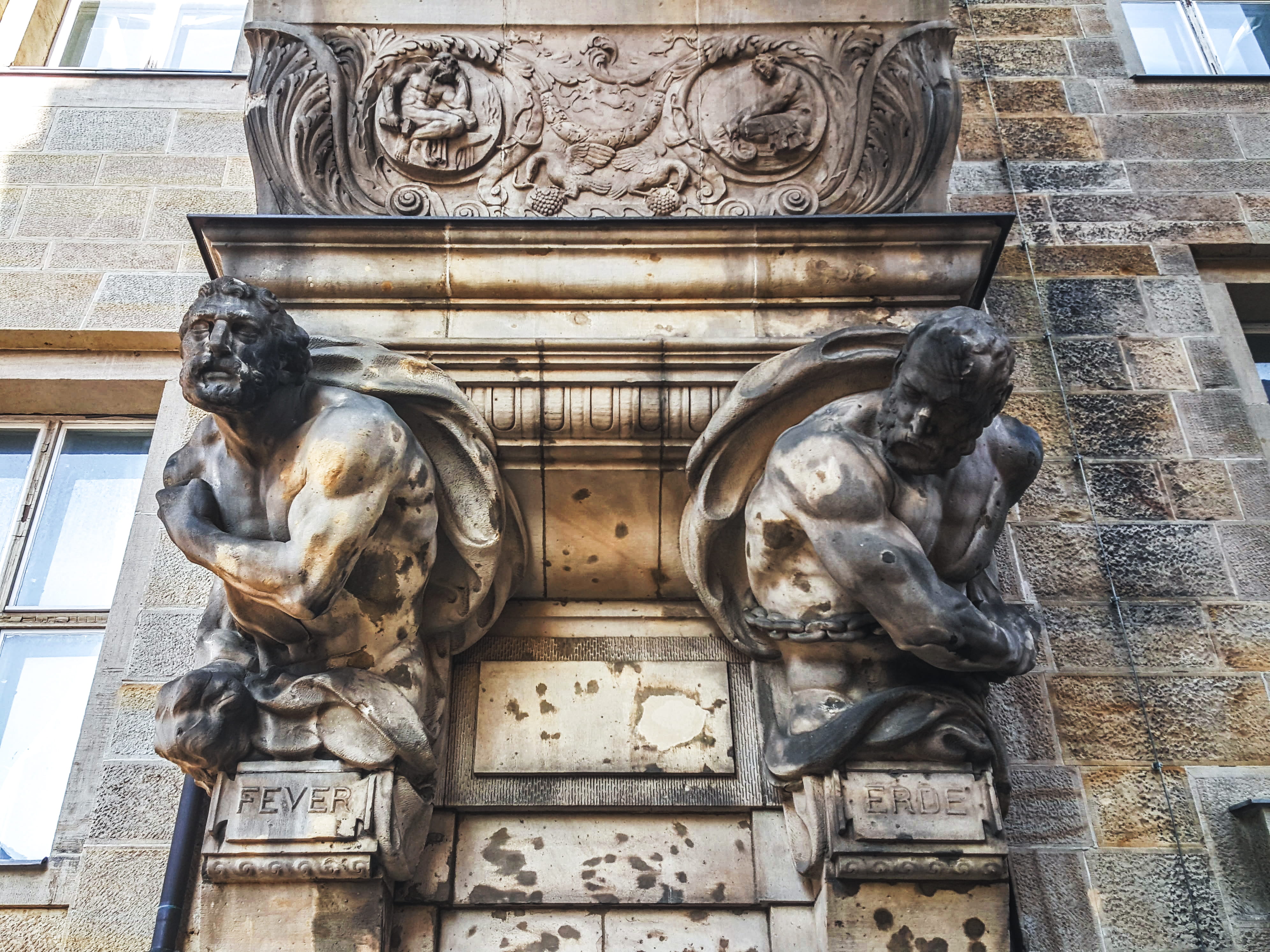 deutsche bank quartier zukunft, history, deutch bank, bank, the past, ornate, architecture and art, statue, day, male likeness, sculpture, 4K, low angle view, HD Wallpaper