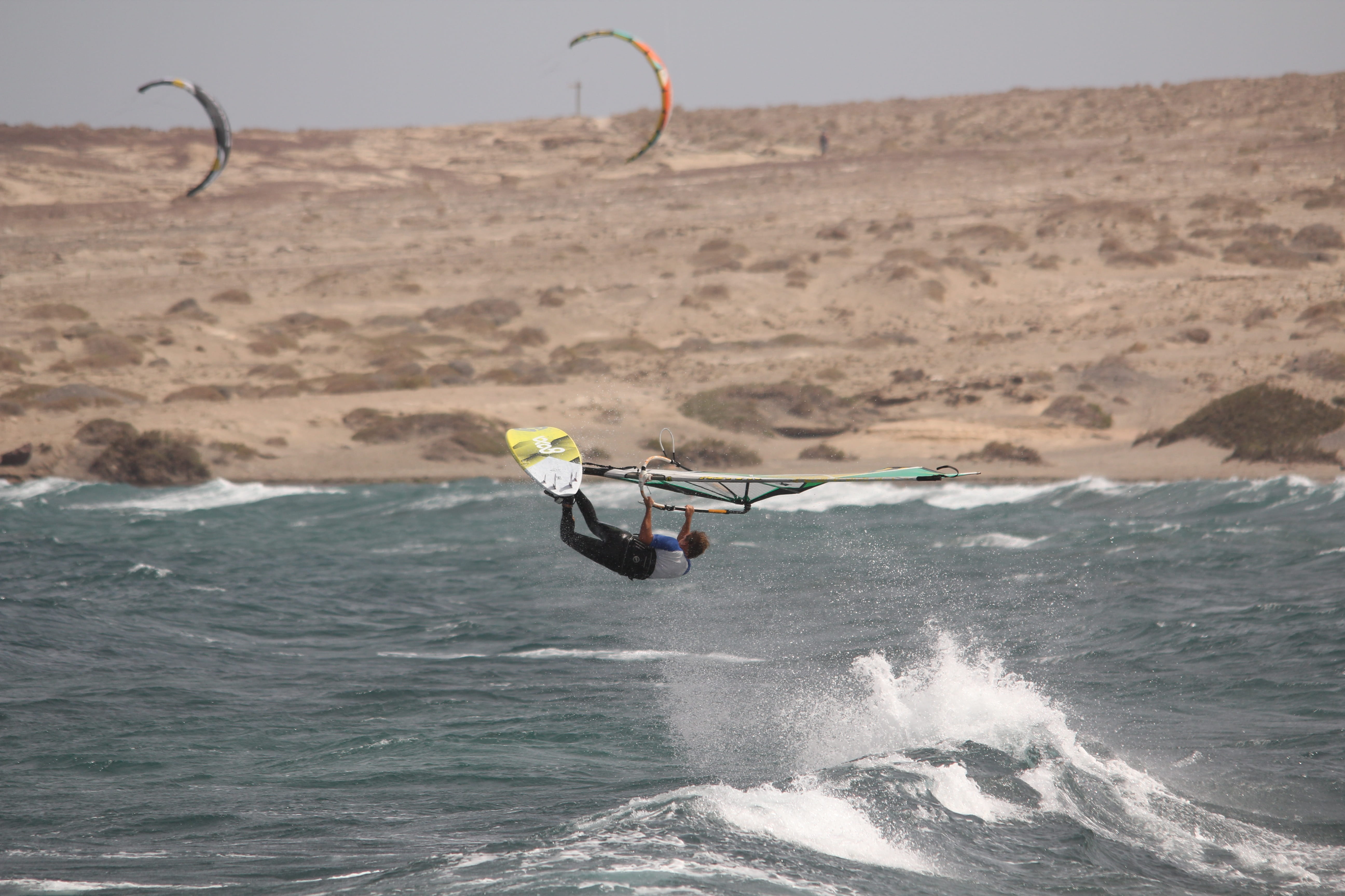 leisure, beauty in nature, real people, sand, tenerife, nature, extreme sports, people, adventure, mode of transportation, wind surfing, motion, outdoors, HD Wallpaper