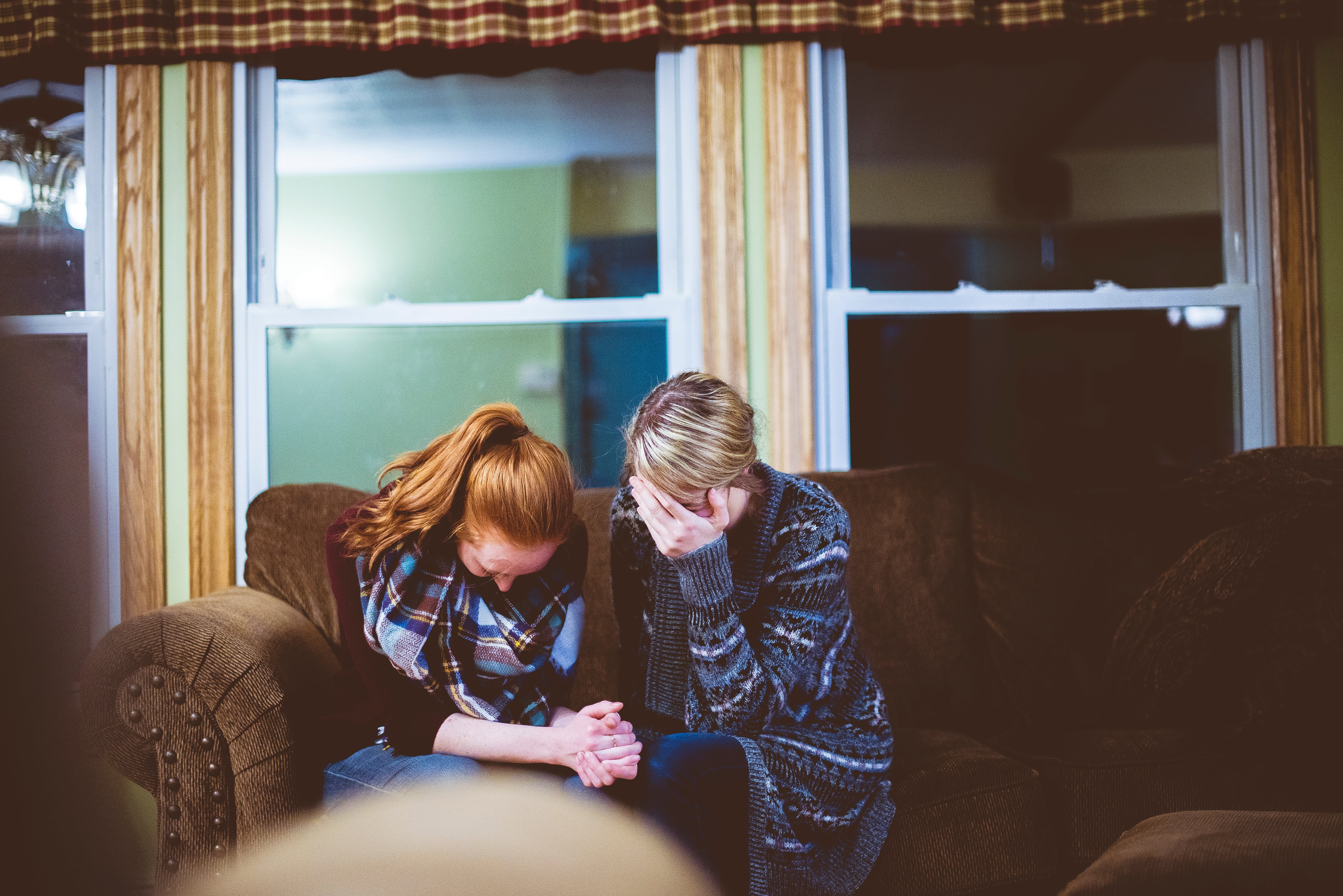 real people, sisters, house, young women, cardigan, indoors, young adult, 5K, women, lifestyles, communication, s, depression - sadness, females, couple - relationship, HD Wallpaper