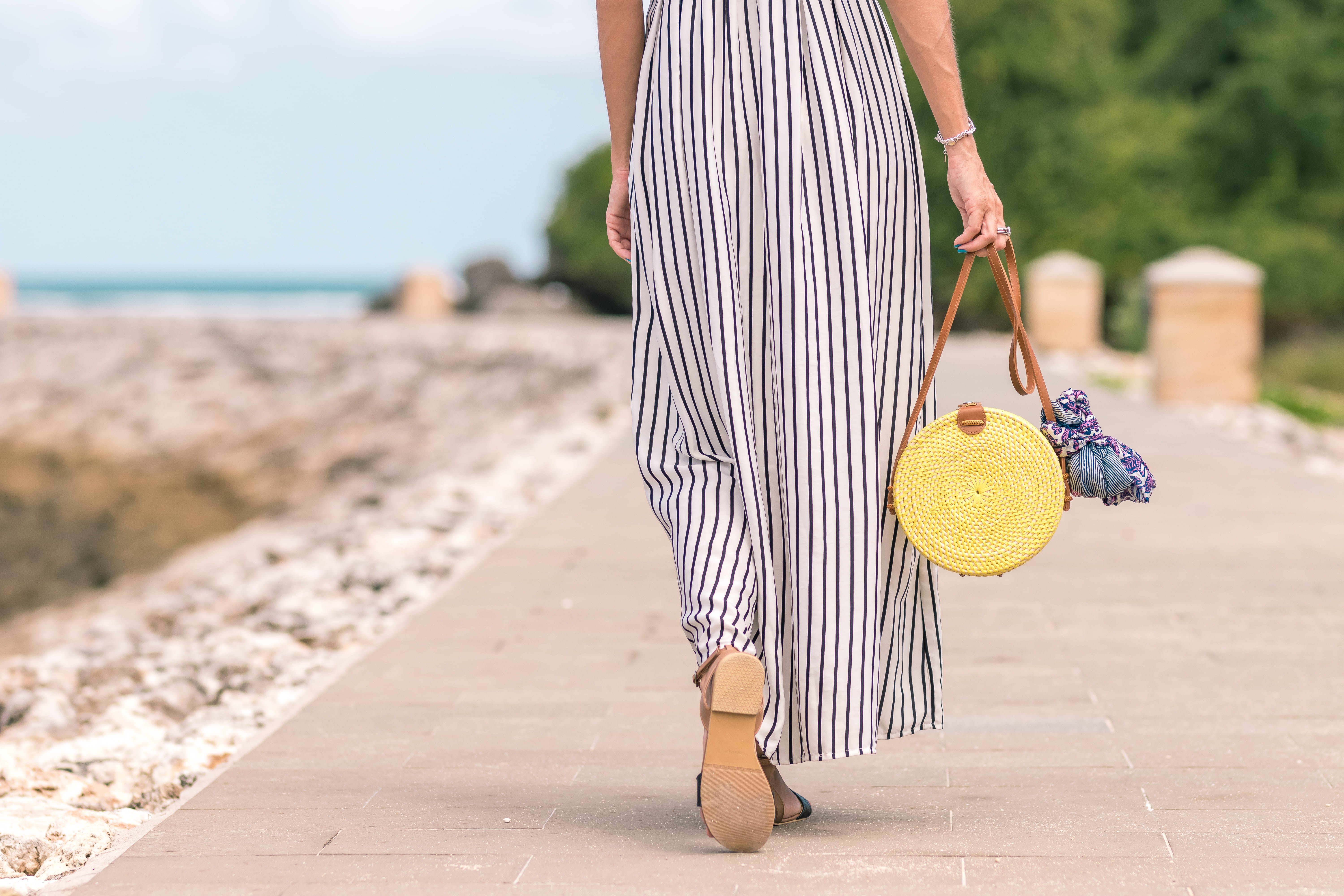 wearing, body part, women, holding, daytime, one person, lady, human body part, design, bag, sea, human leg, water, fashion, wear, leisure activity, stylish, HD Wallpaper