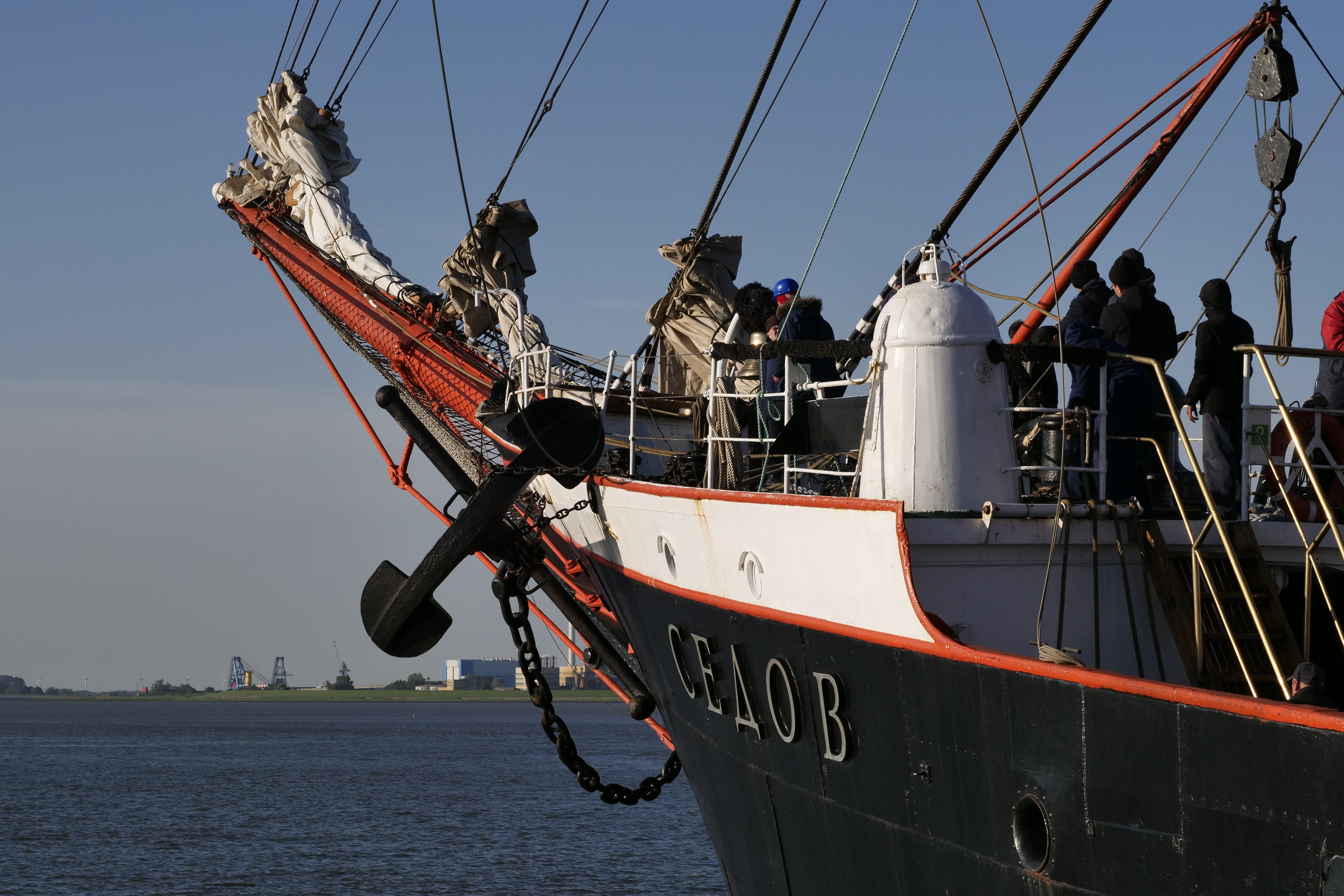 transportation, sailboat, water, nature, sky, rope, 5K, group of people, travel, moored, clear sky, rigging, floor anchors, shipping, day, pole, mast, HD Wallpaper