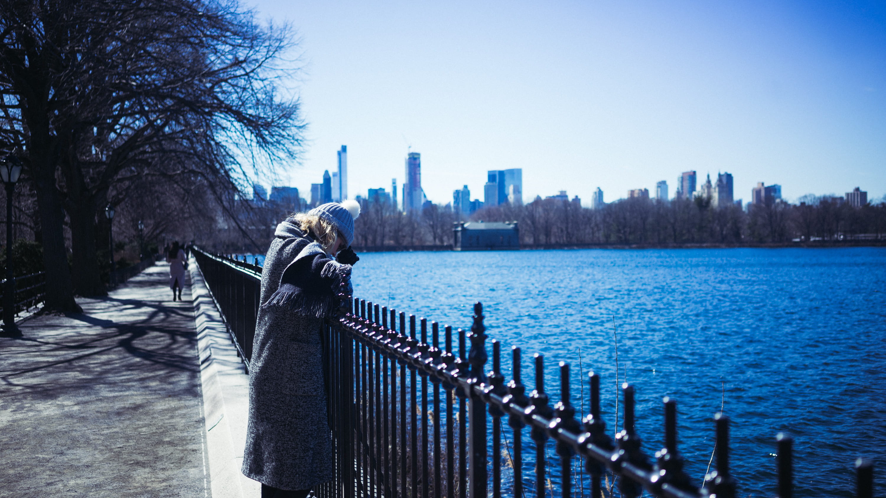 trees, modern, one person, day, cityscape, nature, urban skyline, new york, skyscraper, outside, outdoors, united states, warm clothing, water, winter, HD Wallpaper
