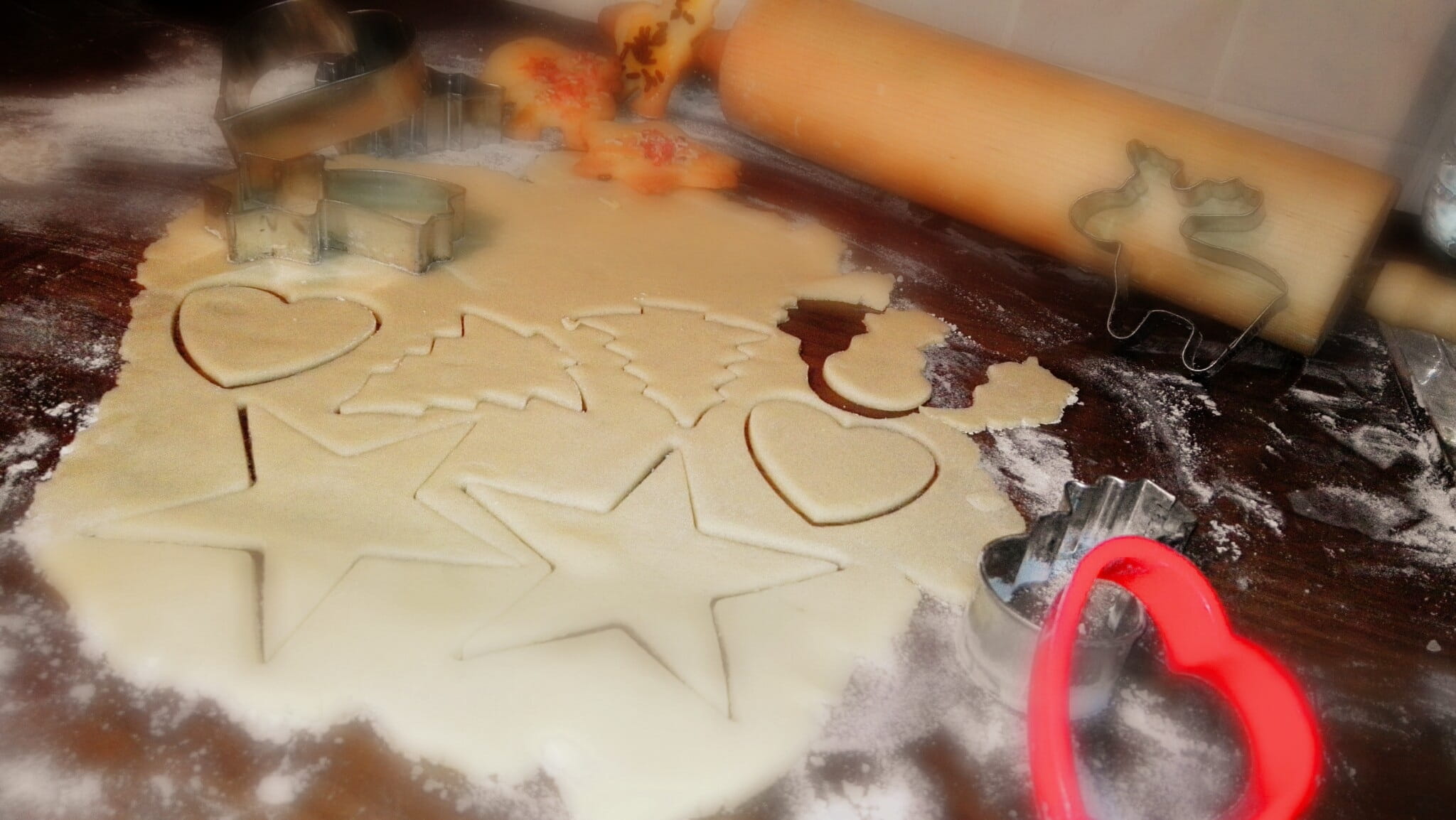 star, 1080P, event, outdoors, close-up, kitchen utensil, cookie cutter, heart, preparation, high angle view, sweet food, day, small cakes, Bake, Christmas Cookies, HD Wallpaper