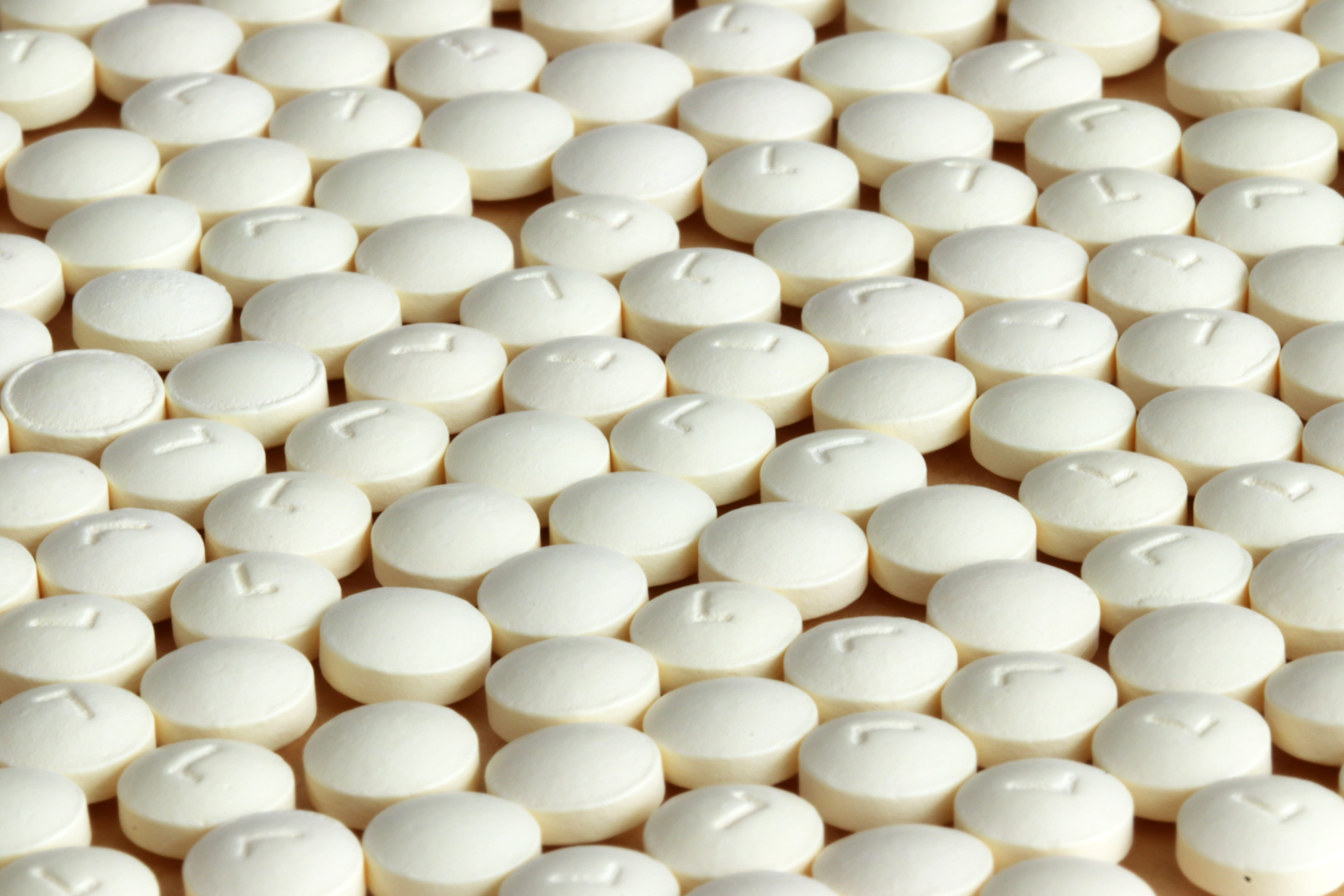 tablets, remedy, treatment, white color, medicine, medicines, pills, design, about, health food, large group of objects, shape, repetition, still life, HD Wallpaper