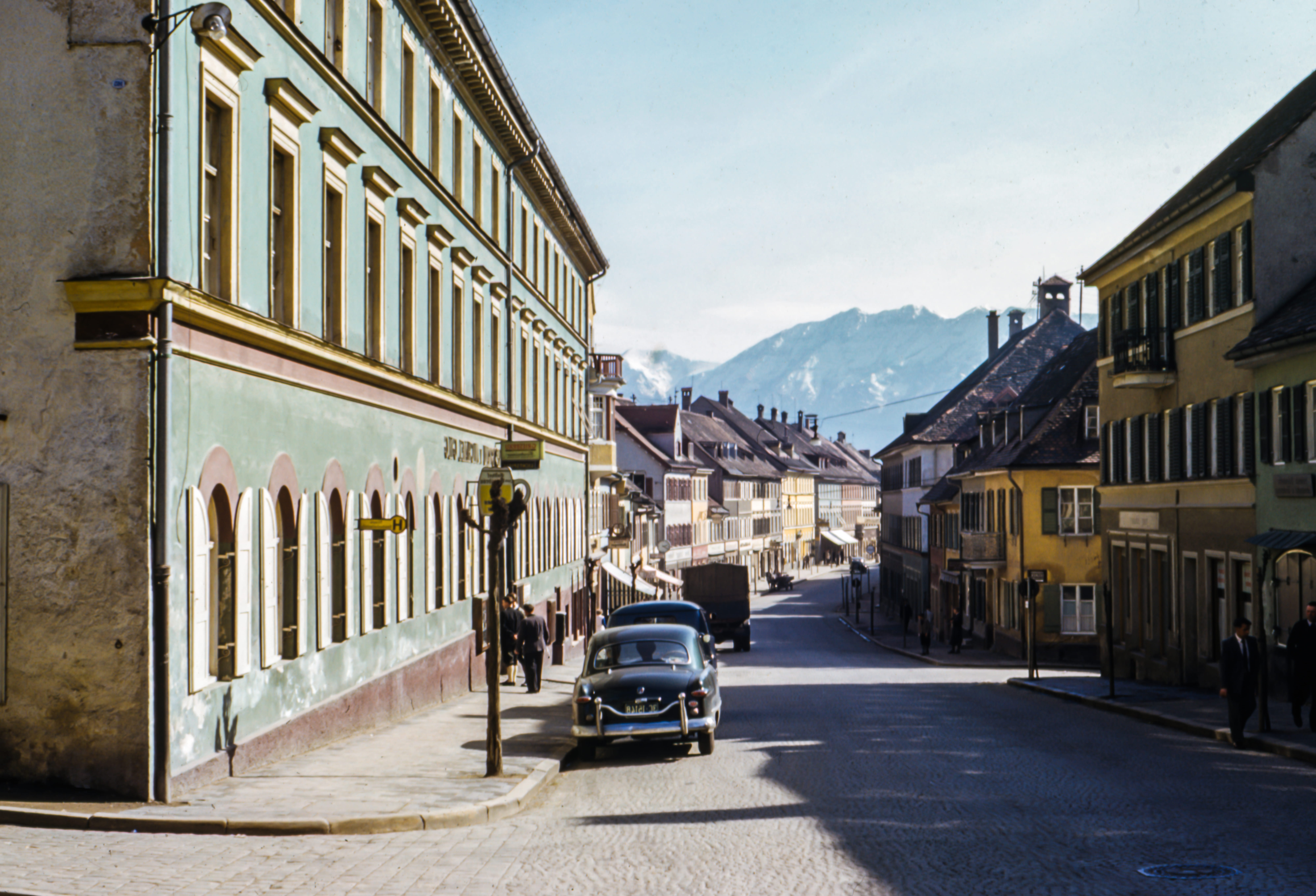 parked car, travel Locations, nature, day, sunlight, car, travel, parked, building Exterior, mountain range, land vehicle, residential district, rise, houses, HD Wallpaper