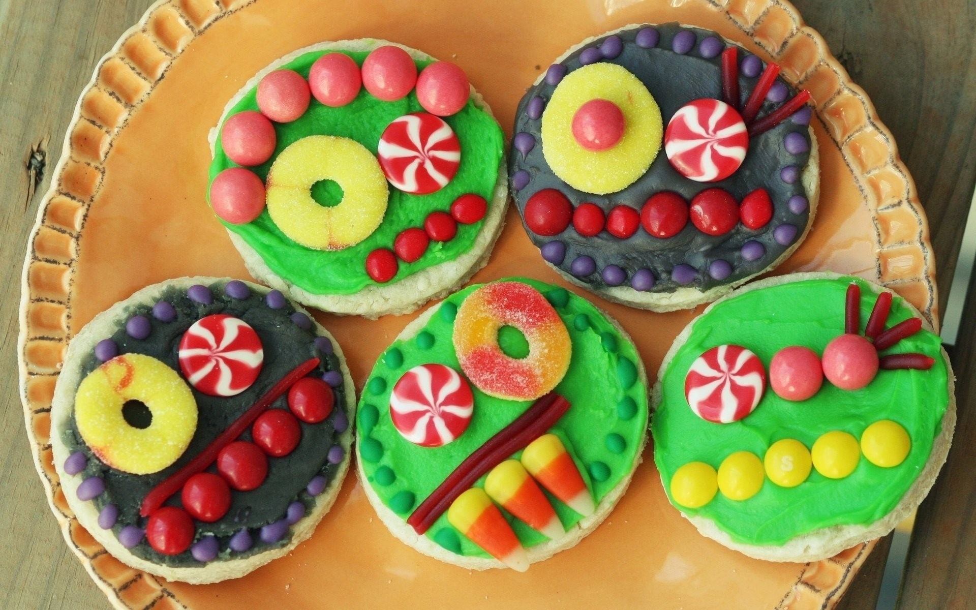 biscuits, 1080P, caramel, frosting, plate, colorful, HD Wallpaper