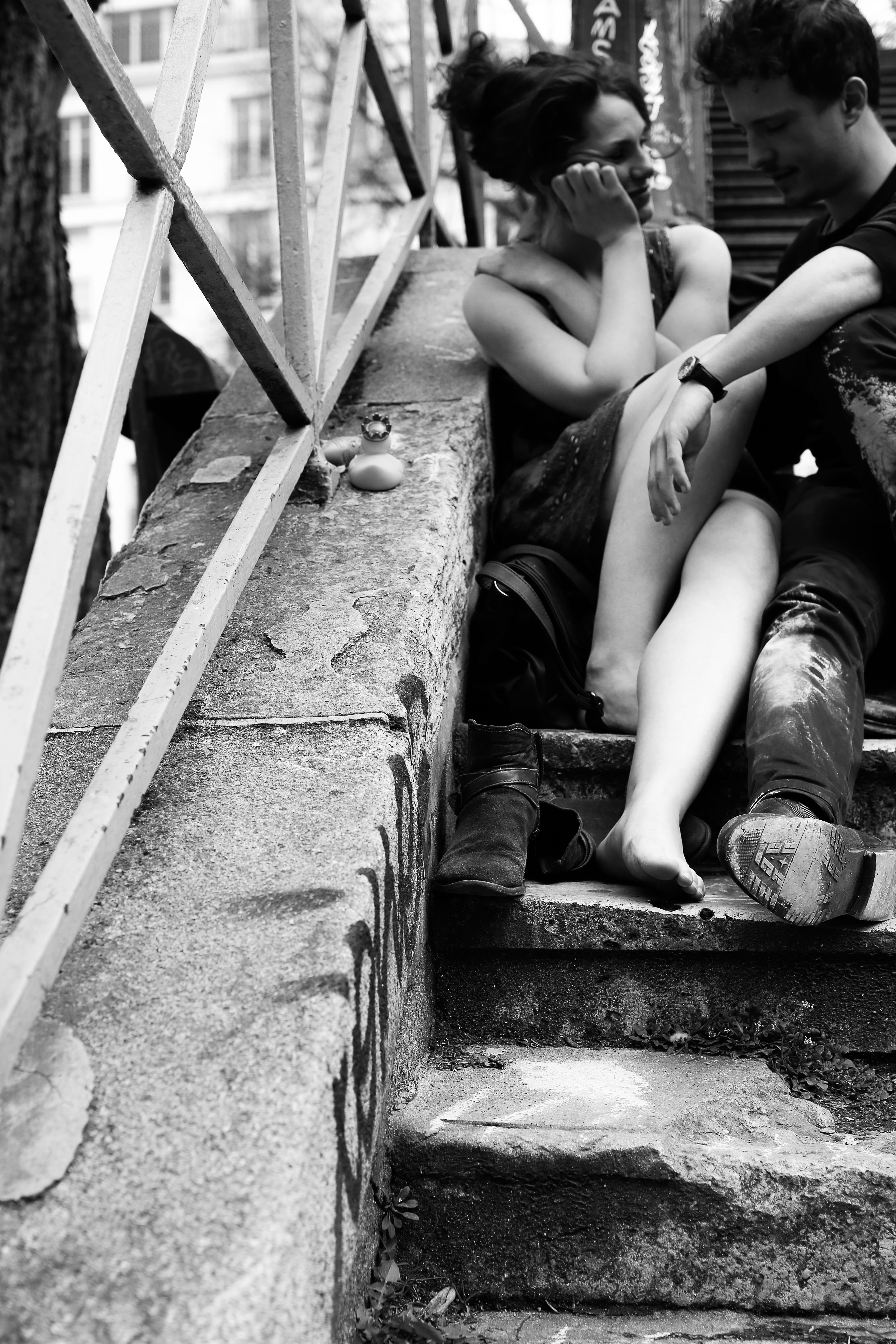 smile, man, adult, child, sitting, sister, people, street photography, set, togetherness, real people, females, women, steps and staircases, leisure activity, Phone HD Wallpaper