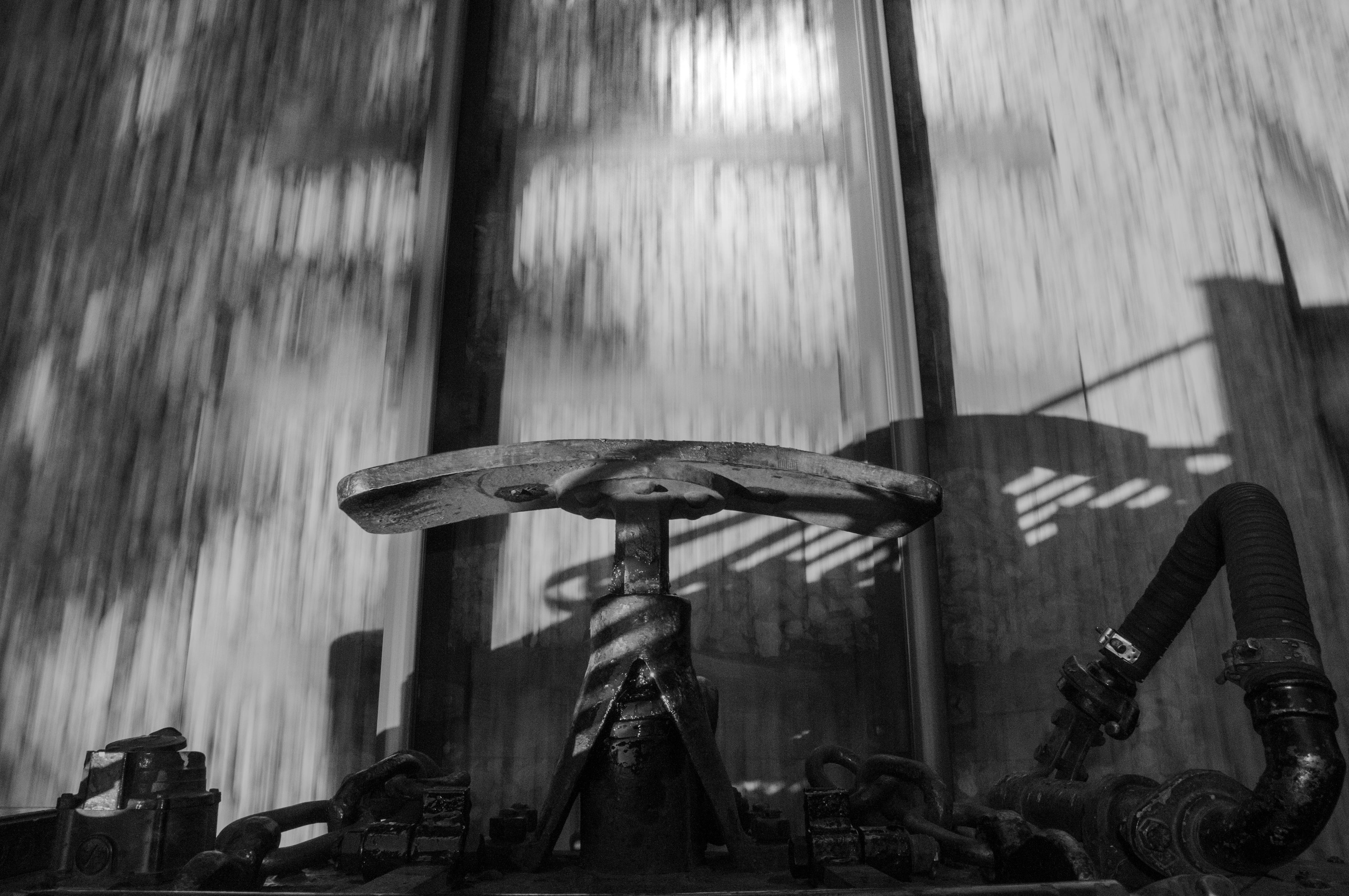 motion, outdoors, focus on foreground, black And White, exit, water, transportation, rain, architecture, railway, threshold, mode of transportation, clutch, HD Wallpaper