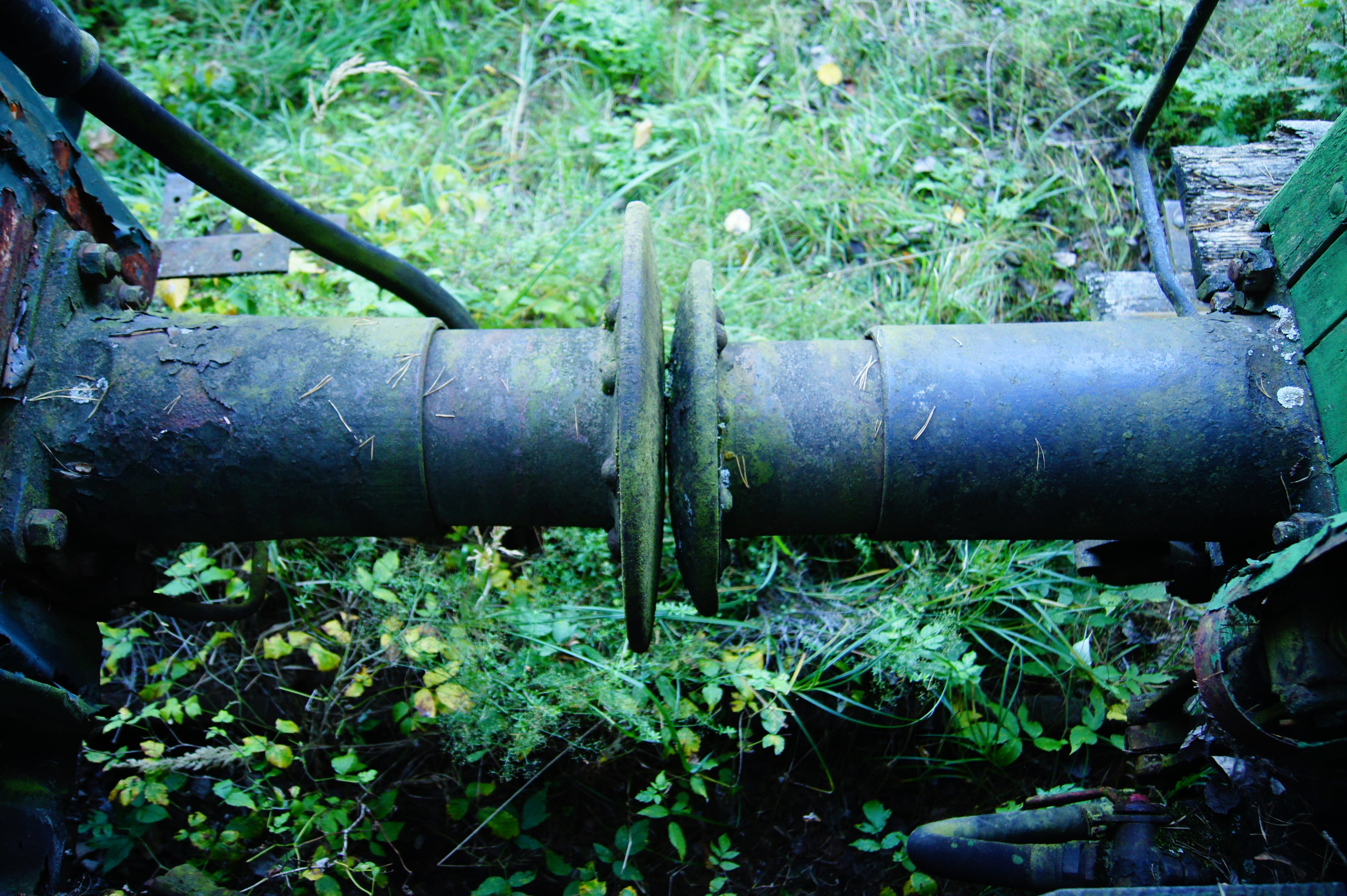 outdoors, wheel, pipe - tube, security, old, abandoned, pipe, field, railway, grass, green color, rusty, obsolete, buffer, protection, plant, close-up, HD Wallpaper