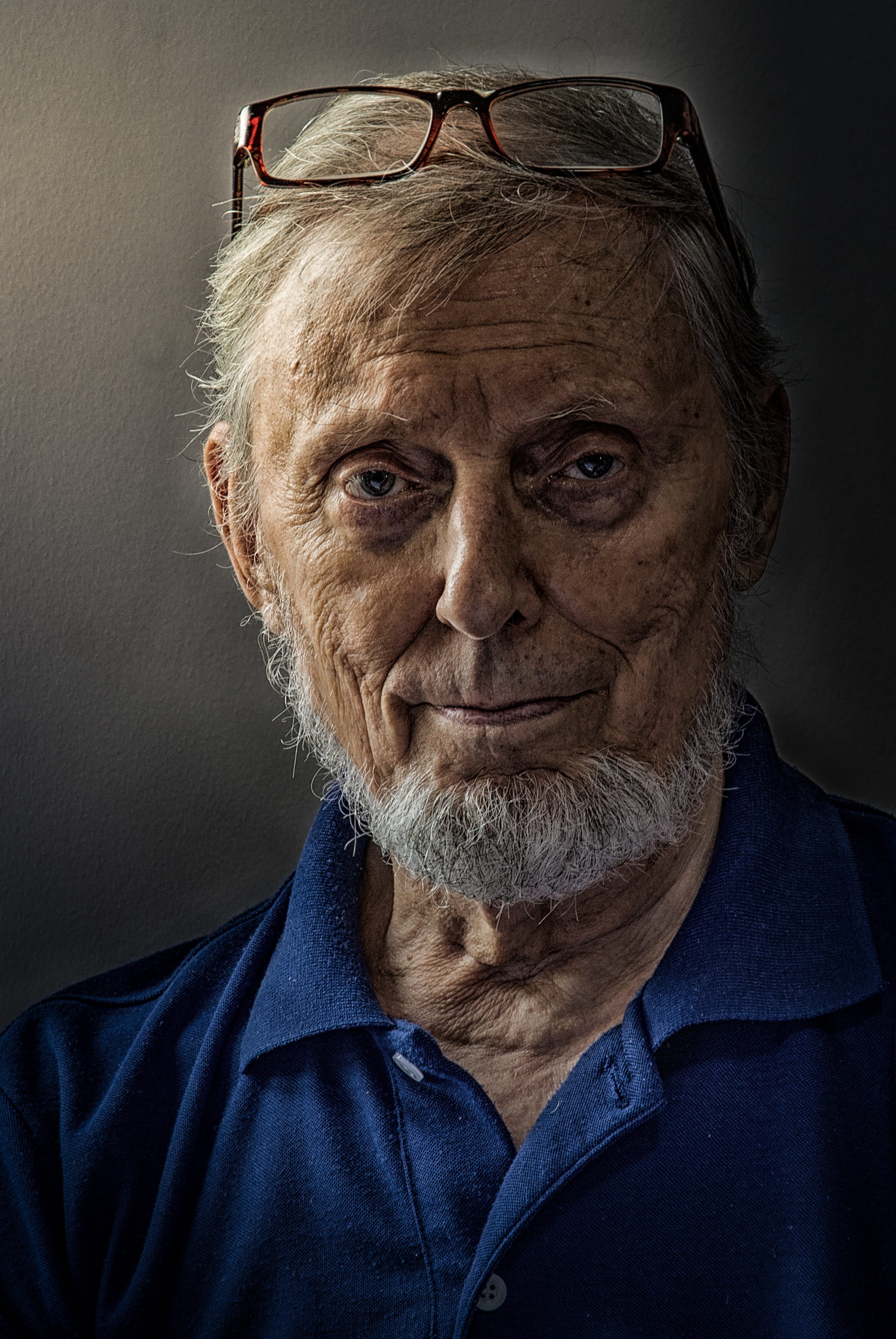 adult, 2K, facial hair, men, eyeglasses, males, front view, senior adult, strong, portrait, senior men, contemplation, tough, lifestyles, one person, wrinkled, Phone HD Wallpaper