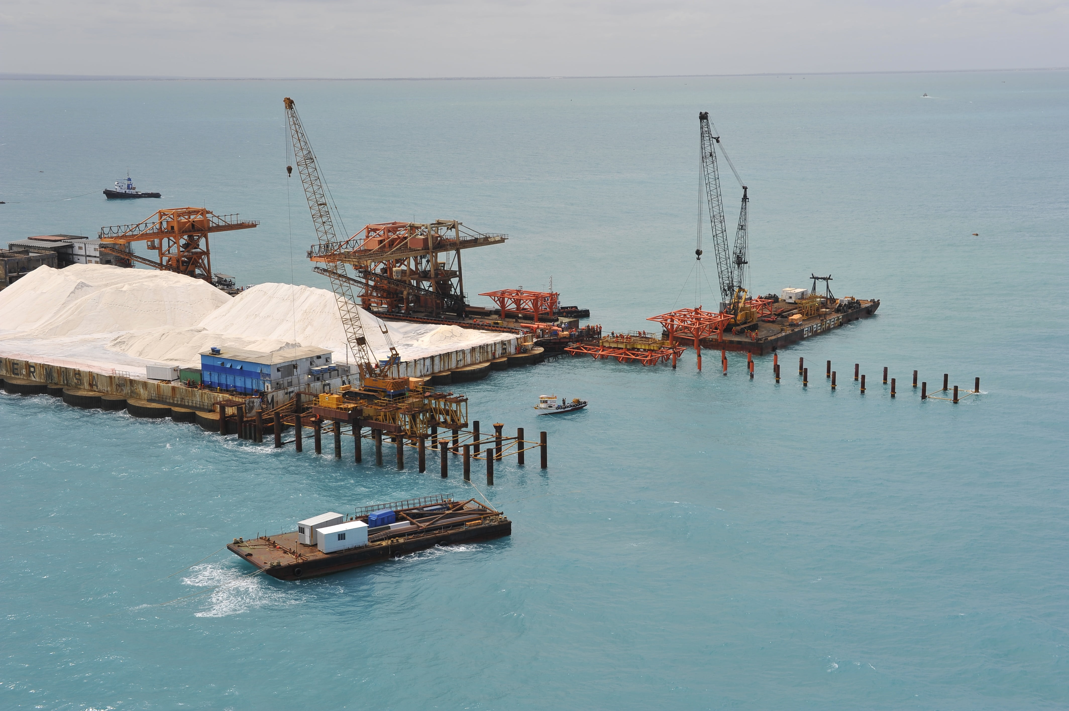 salt, sea, sky, pier, scenics - nature, no people, 4K, nature, mar, water, moored, my, built structure, transportation, open sea, nautical vessel, travel, HD Wallpaper