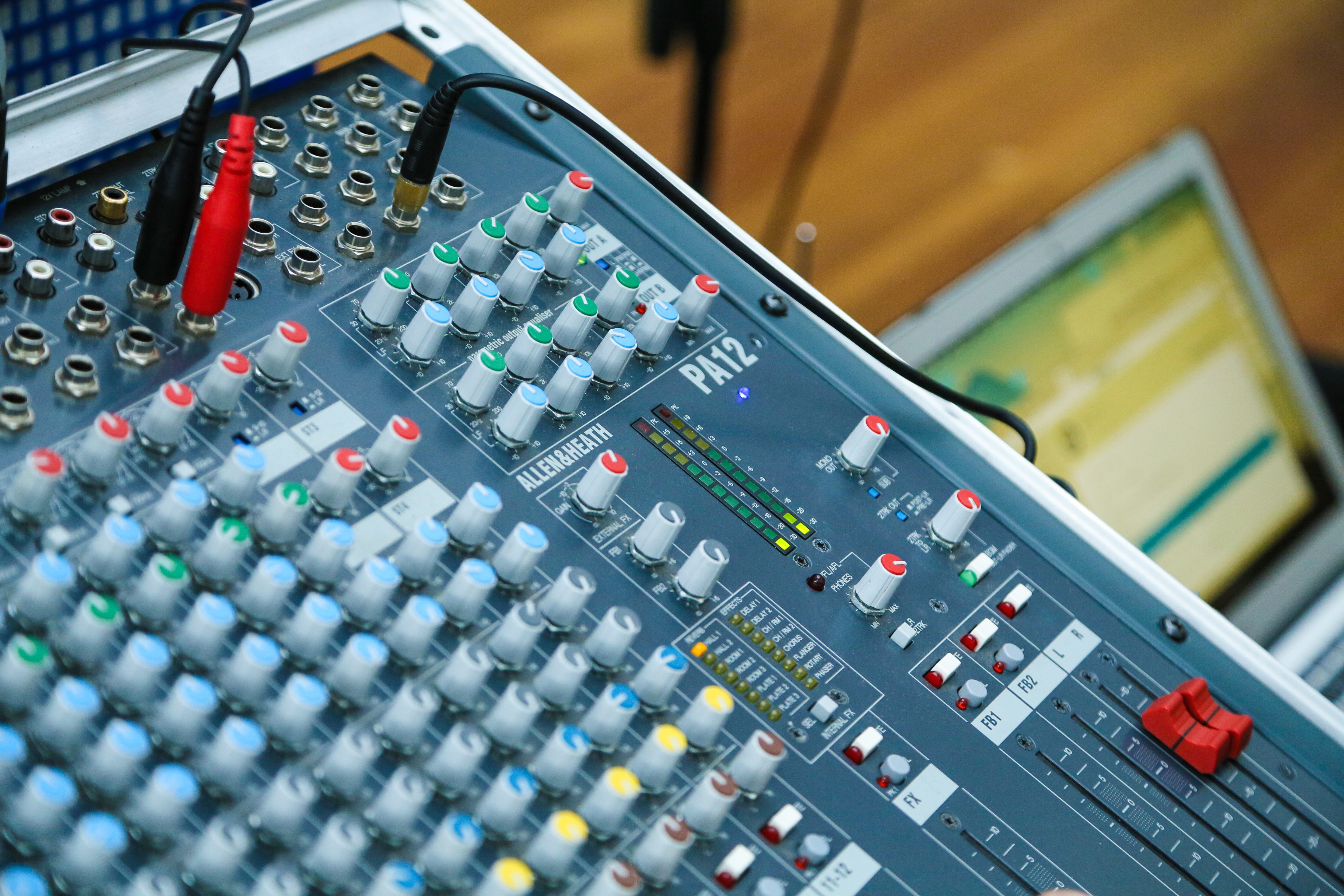 electrical equipment, remote control, sound recording equipment, recording studio, table, sound, connection, selective focus, industry, technology, 5K, HD Wallpaper