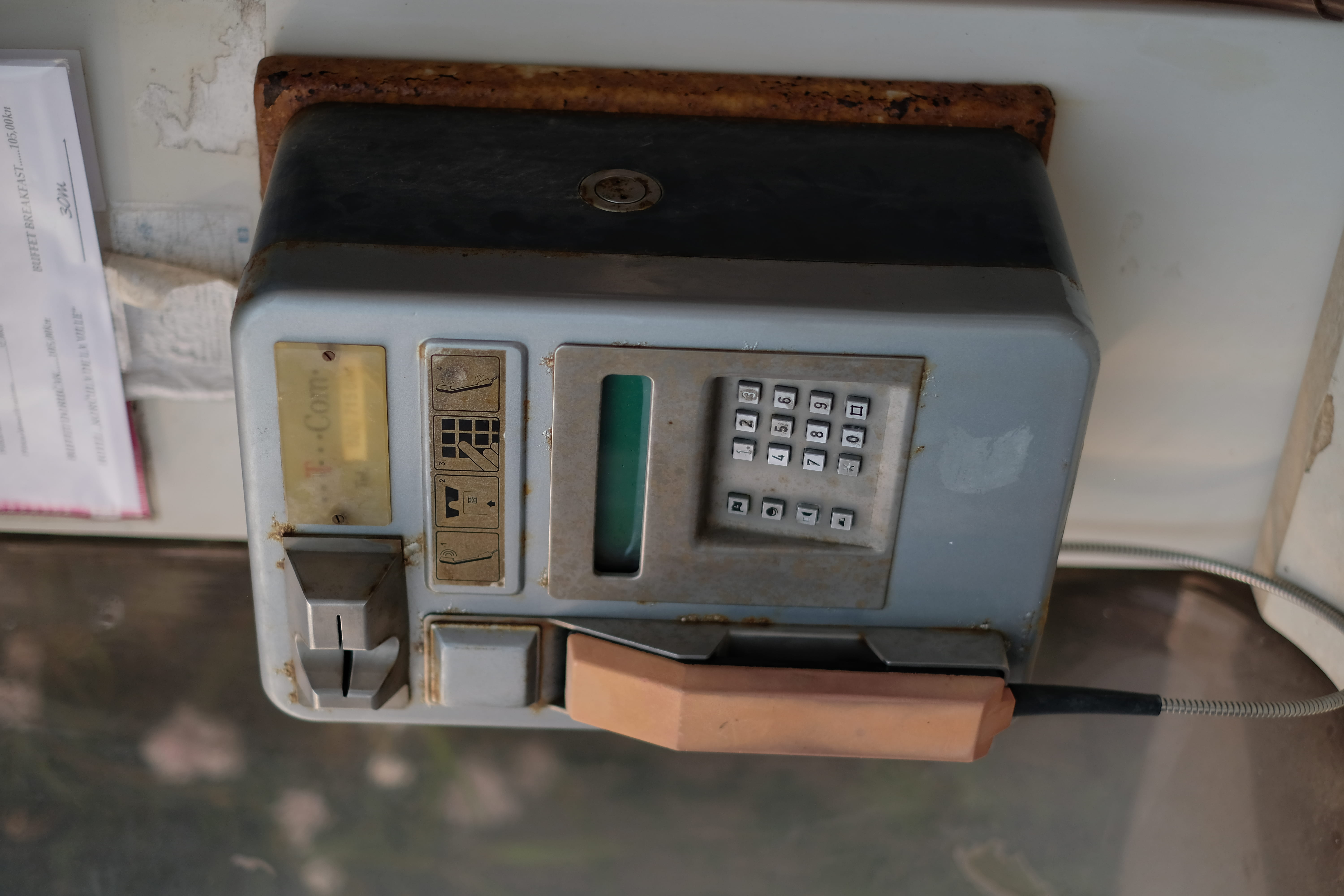 vintage, retro, gray, technology, coin operated, table, text, electrical equipment, day, retro styled, still life, photo, telecommunications equipment, HD Wallpaper