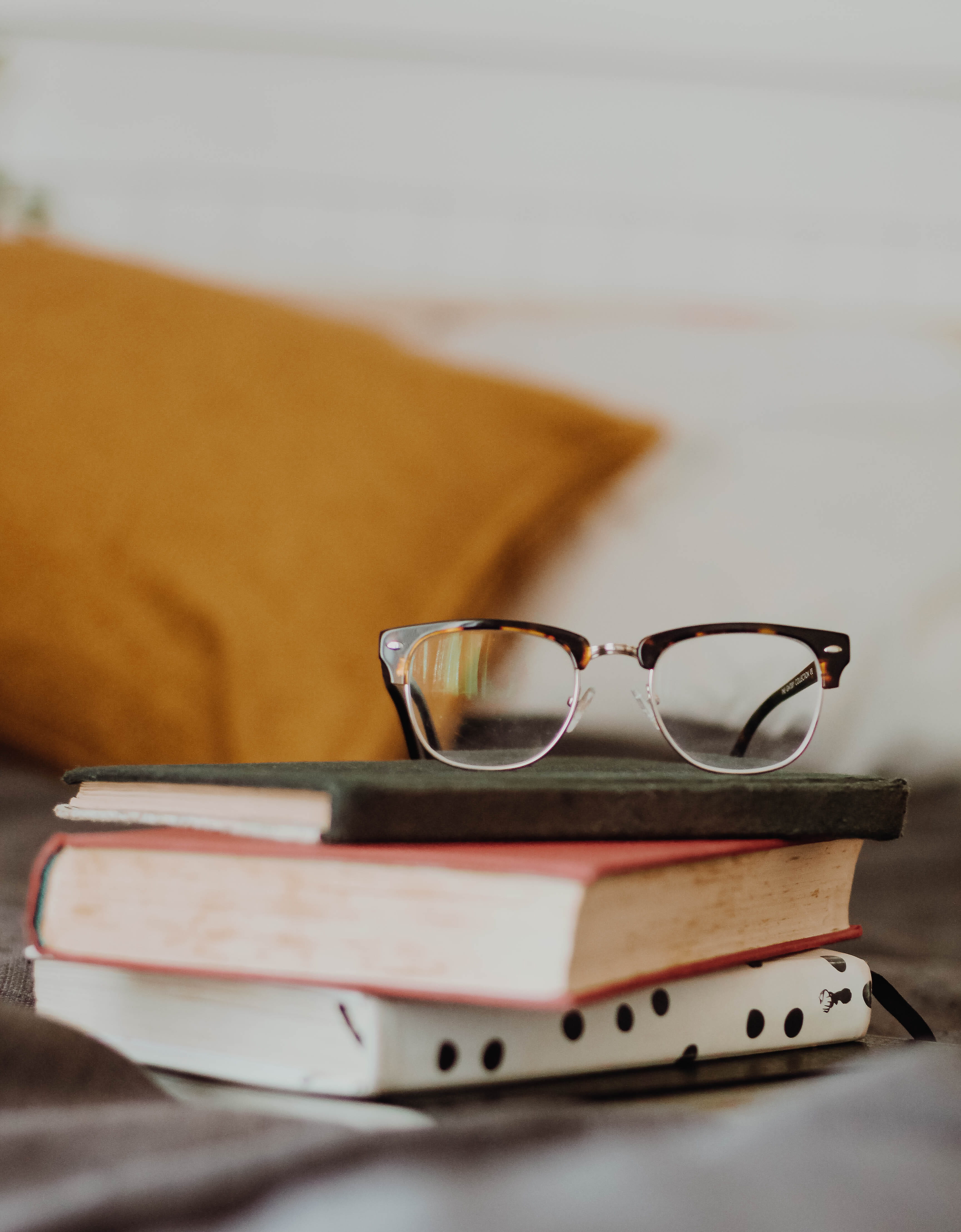 dark, surface level, personal accessory, 4K, master, inside, moody, glasses, cutural, pile, read, eyewear, paper, two objects, indoors, club, reading glasses, Phone HD Wallpaper