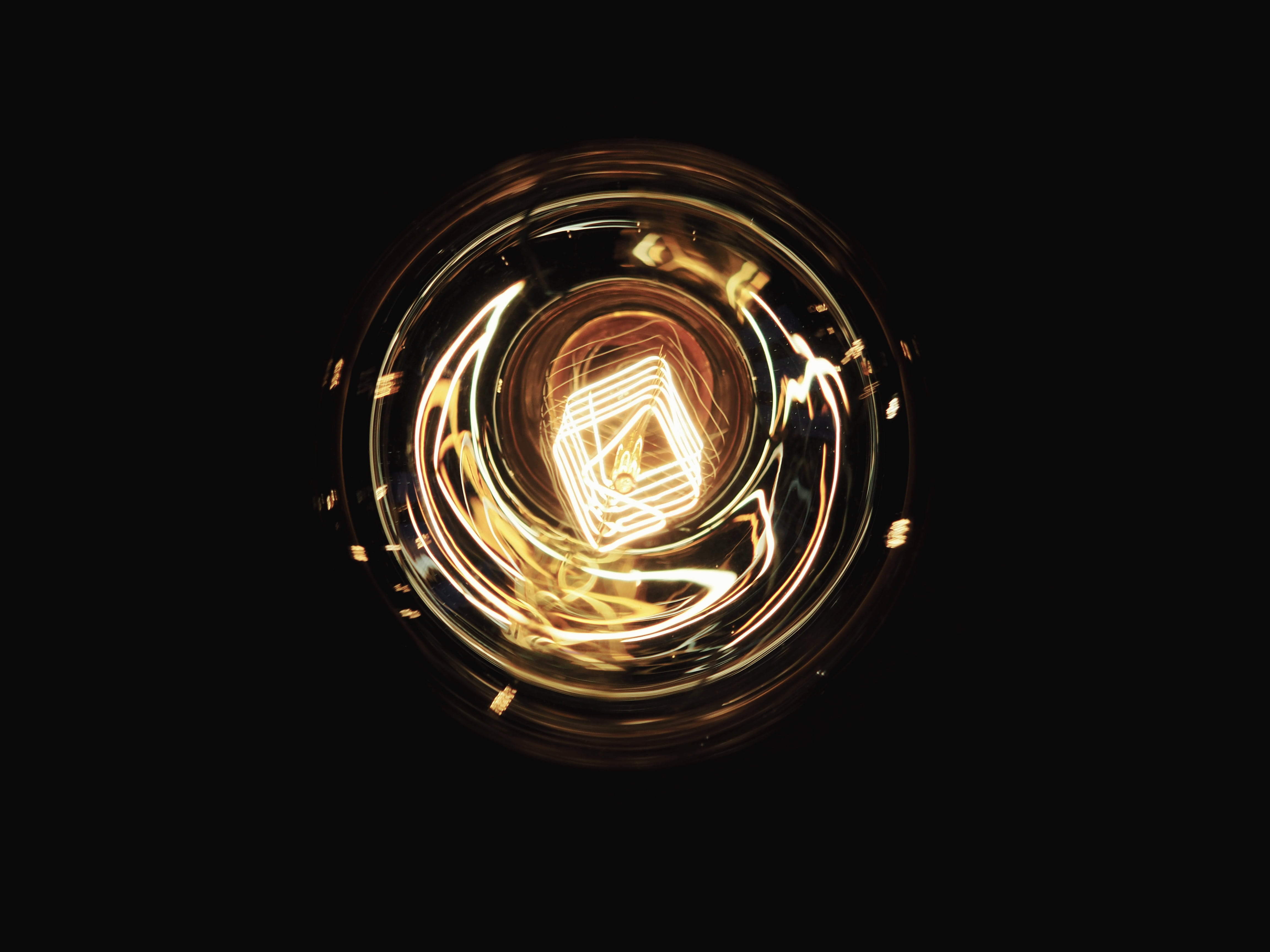 glowing, 4K, studio shot, filament, electricity, dark, circle, geometric shape, backgrounds, black background, black, turned, wire wool, abstract, lighting equipment, HD Wallpaper