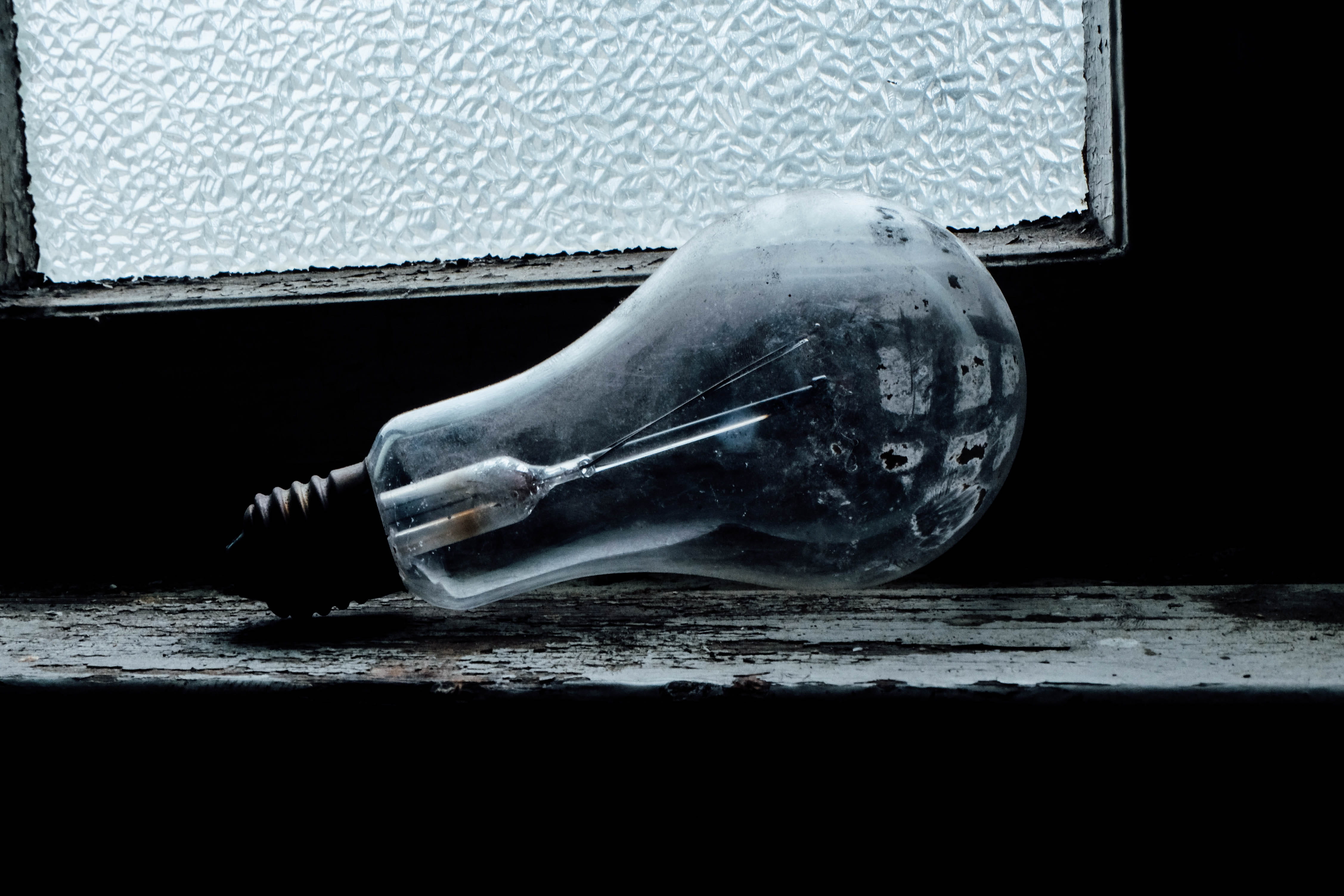 studio shot, damaged, no people, wünsdorf, cold temperature, still life, glass - material, frozen, edison, window, germany, antique, light bulb, 4K, indoors, HD Wallpaper