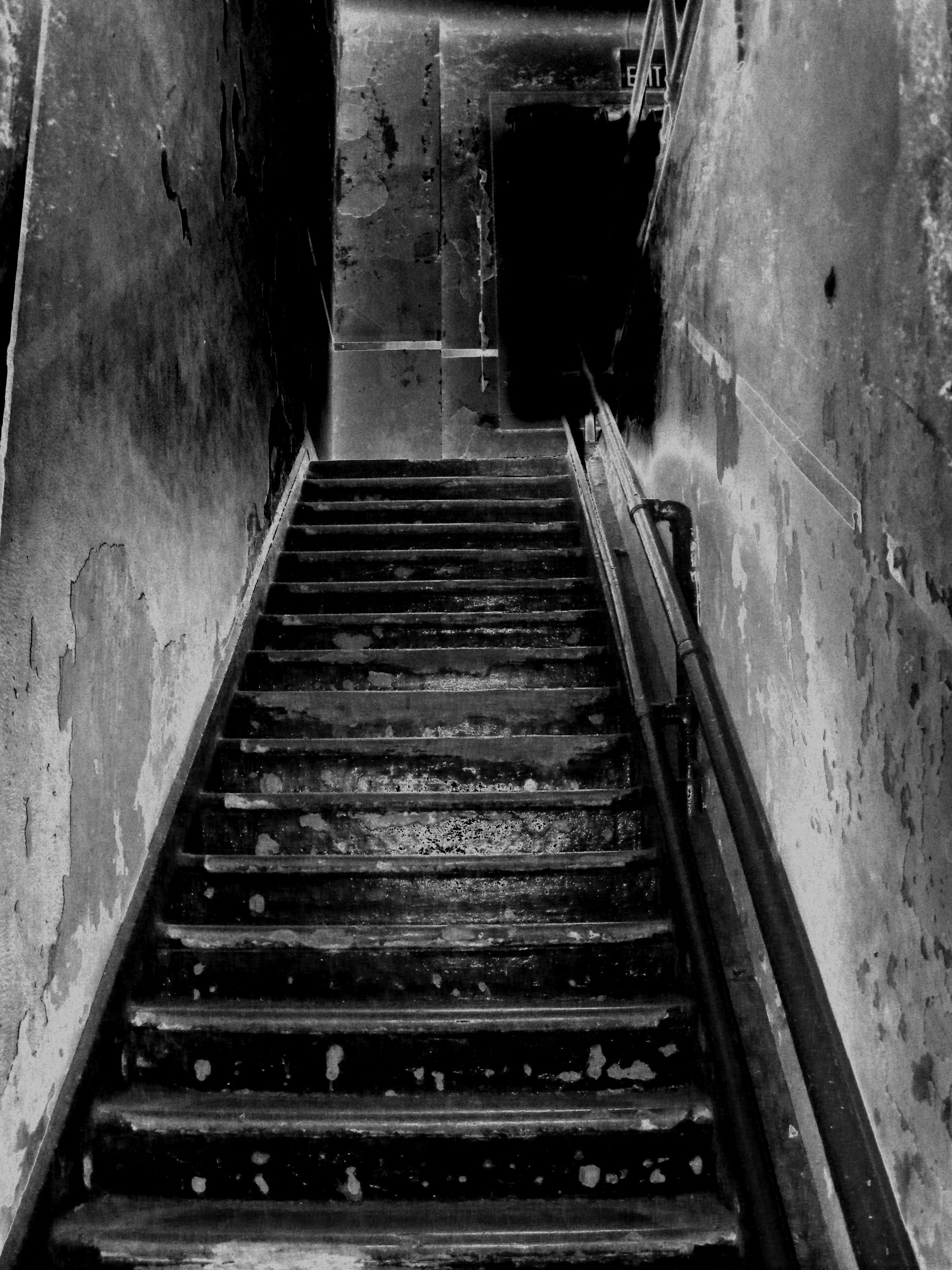 ruined, architecture, stairs, dark, ghostly, built structure, spooky, san francisco, stair, california, abandoned, old, creepy, concrete, alcatraz prison, Phone HD Wallpaper