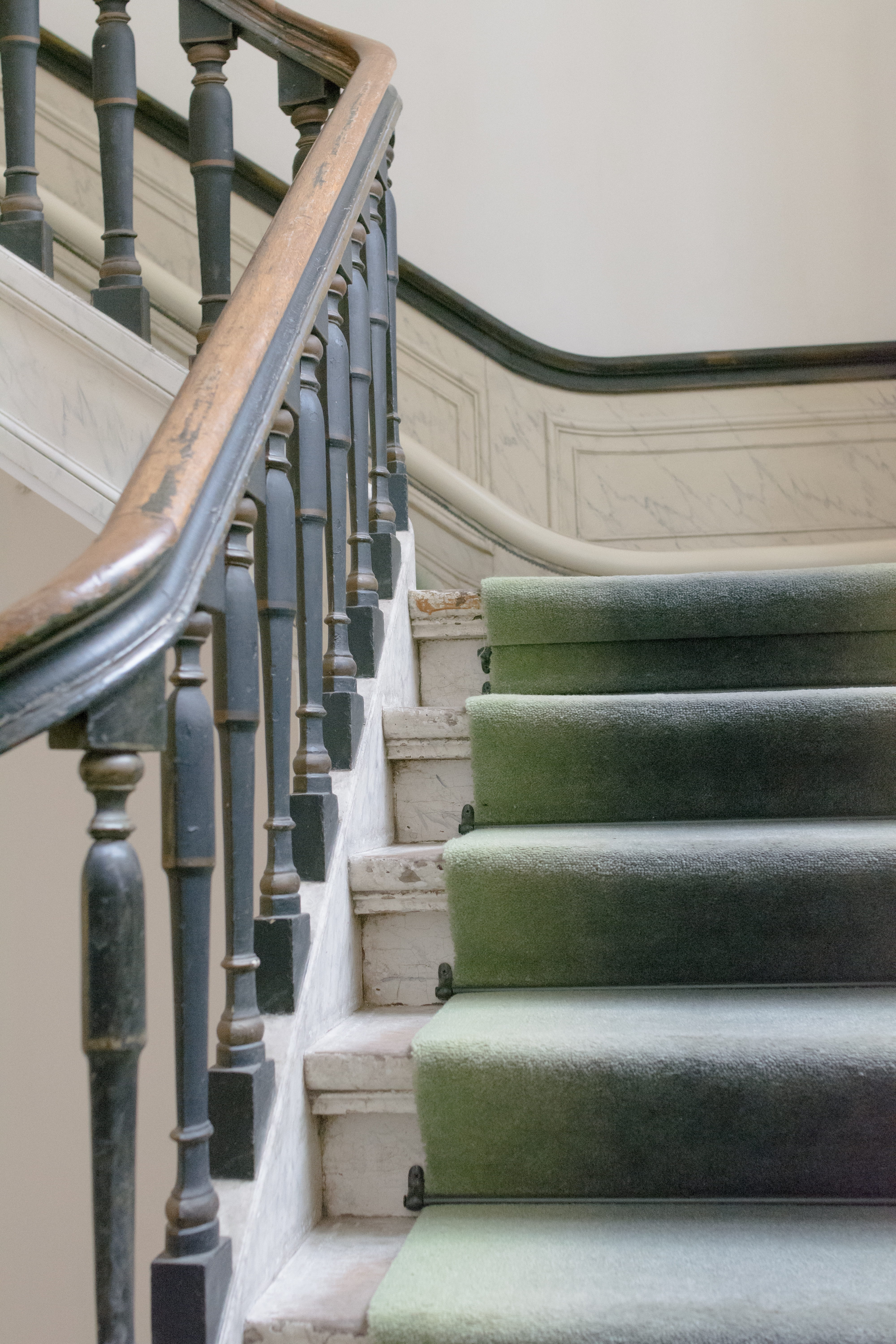 staircase, culture, absence, trap, no people, repetition, passage, day, perspective, architecture, steps and staircases, history, old buildings, handrail, Phone HD Wallpaper