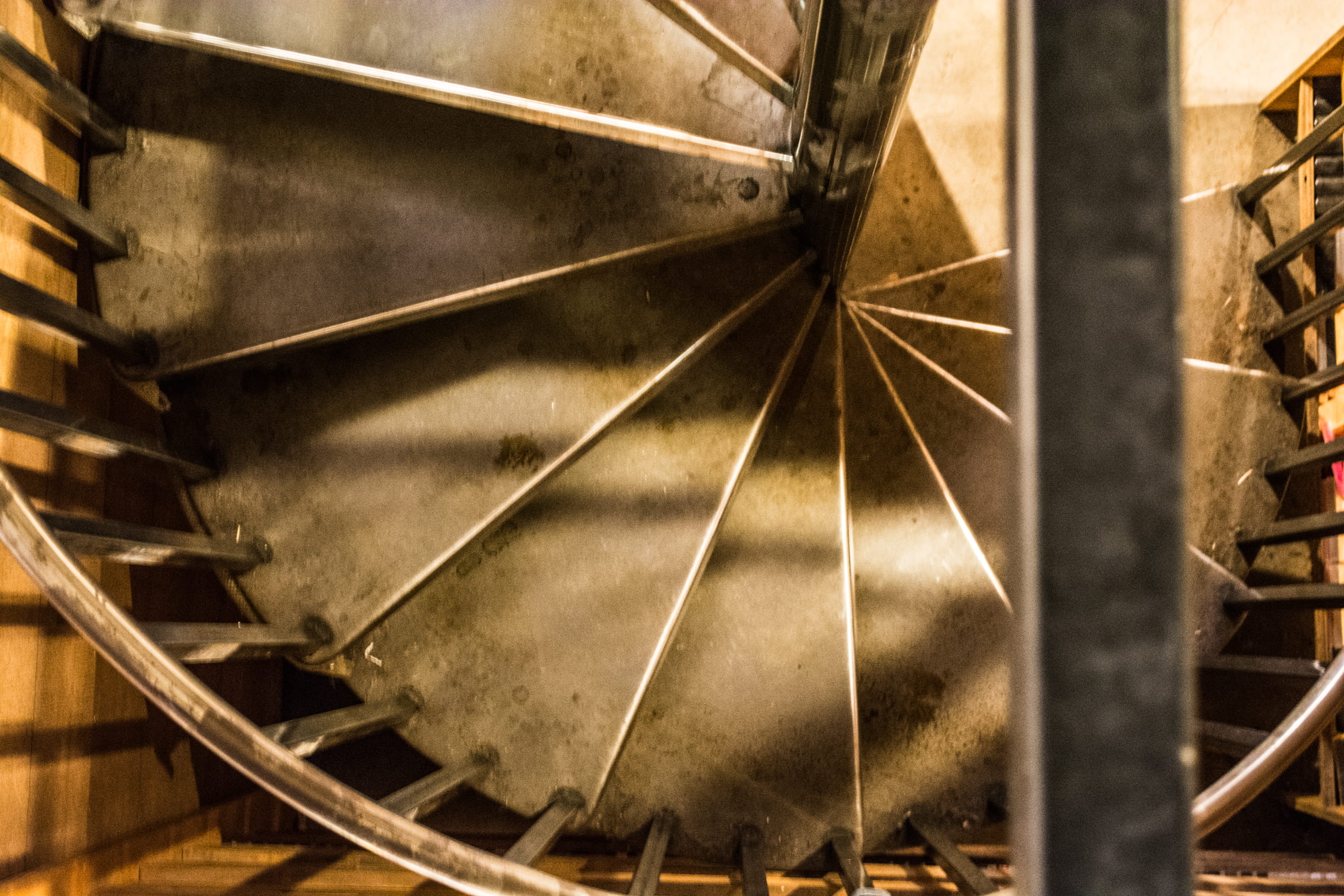 wheel, day, no people, old, spiral, steel, staircase, nautilus, pattern, close-up, 1080P, steps, architecture, indoors, climb, backgrounds, high angle view, HD Wallpaper