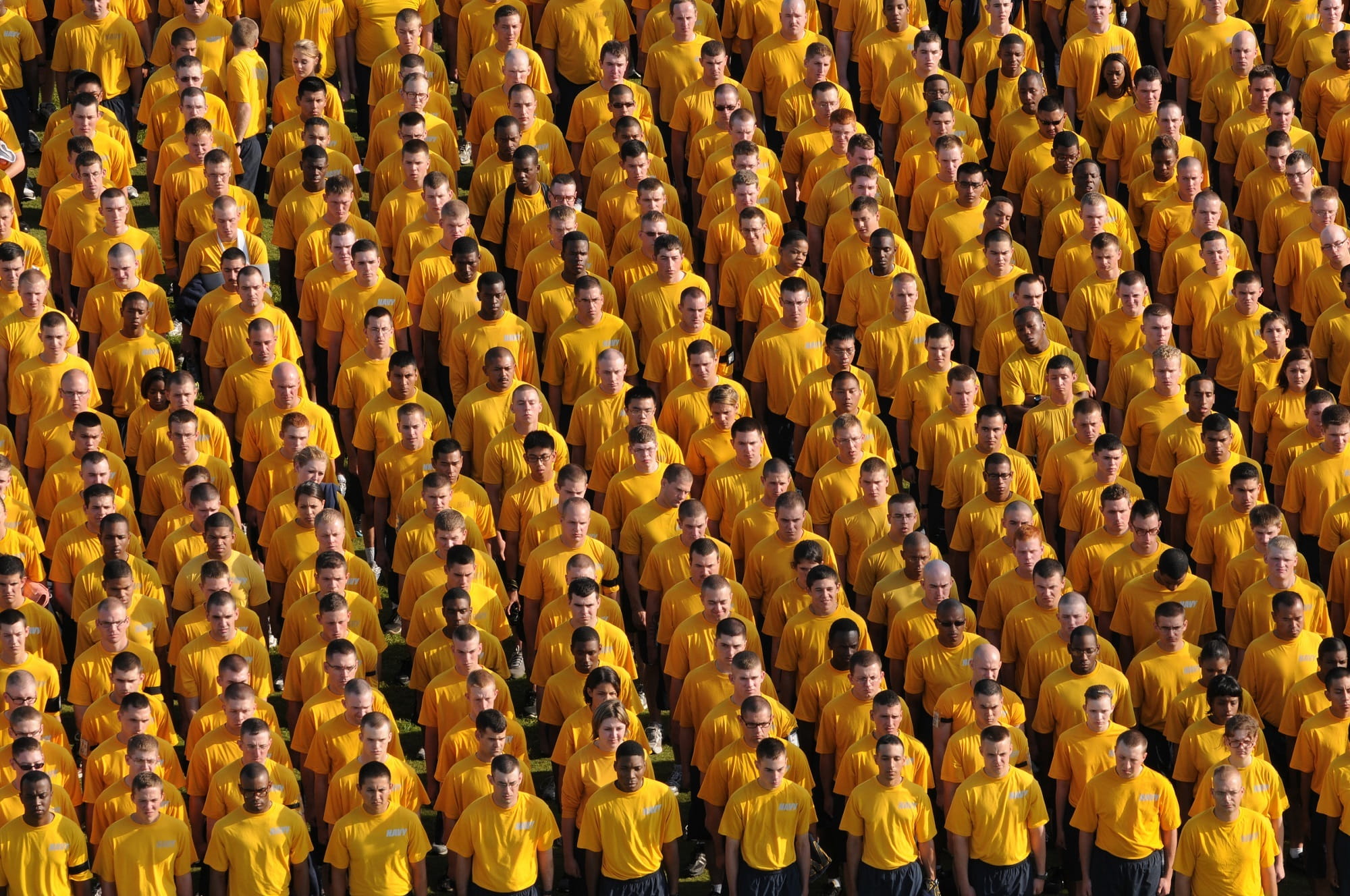 attentive, crowd, large group of people, high angle view, backgrounds, togetherness, abundance, group, lifestyles, diversity, women, real people, sailors, HD Wallpaper