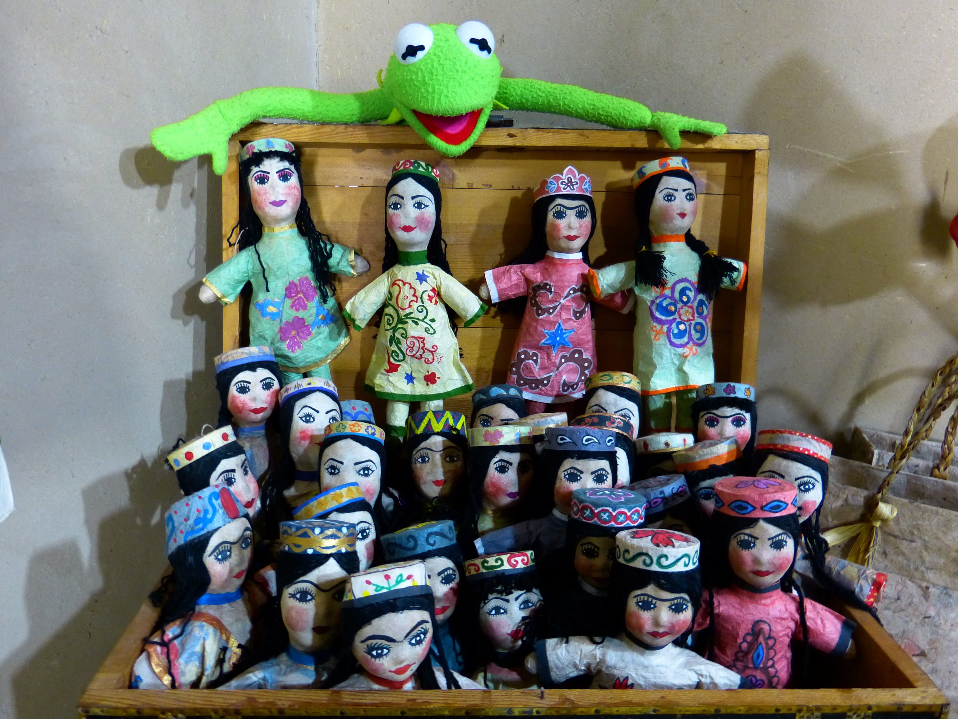 colorful, collection, large group of objects, variation, frog, male likeness, play, childhood, 4K, figurine, representation, Hand Puppets, toy, Dolls, HD Wallpaper