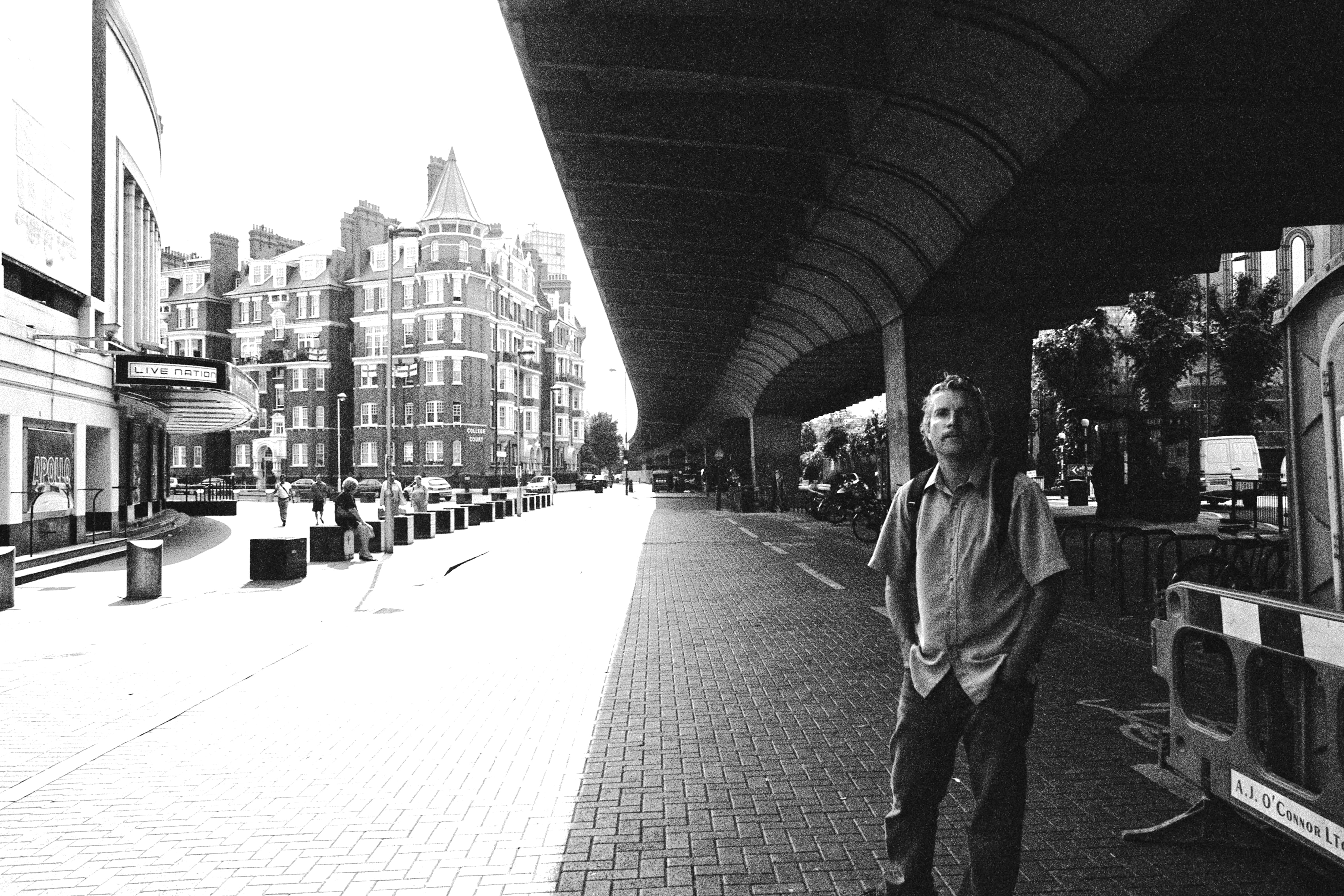 building exterior, train station, brick, urban, path, town, day, lifestyles, subway, train, terminal, street, built structure, person, looking at camera, HD Wallpaper