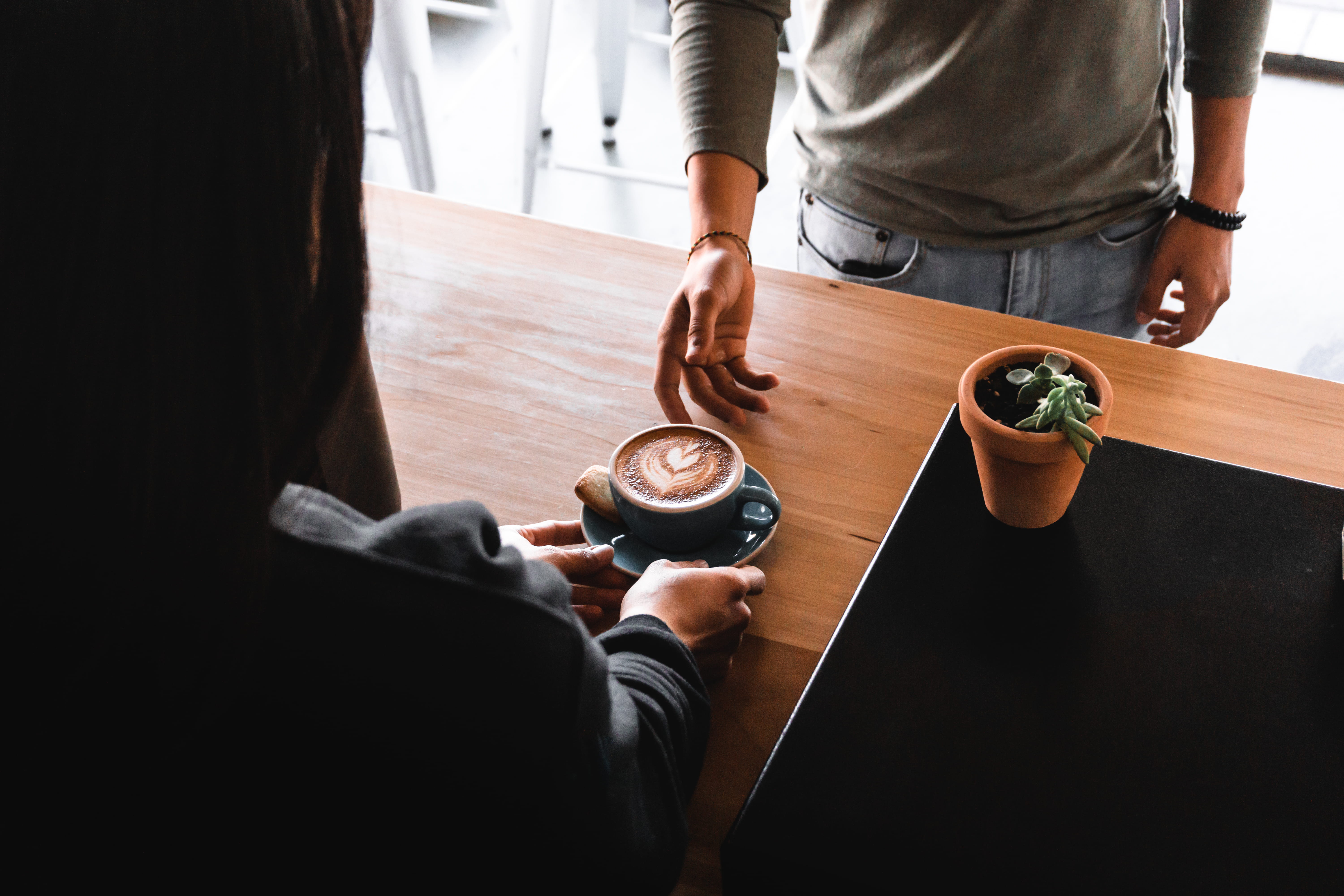 food, ceramic, lend, lifestyles, serving food and drinks, two people, cafe, person, men, teacup, indoors, food and drink, blue, drink, people, 5K, business, HD Wallpaper