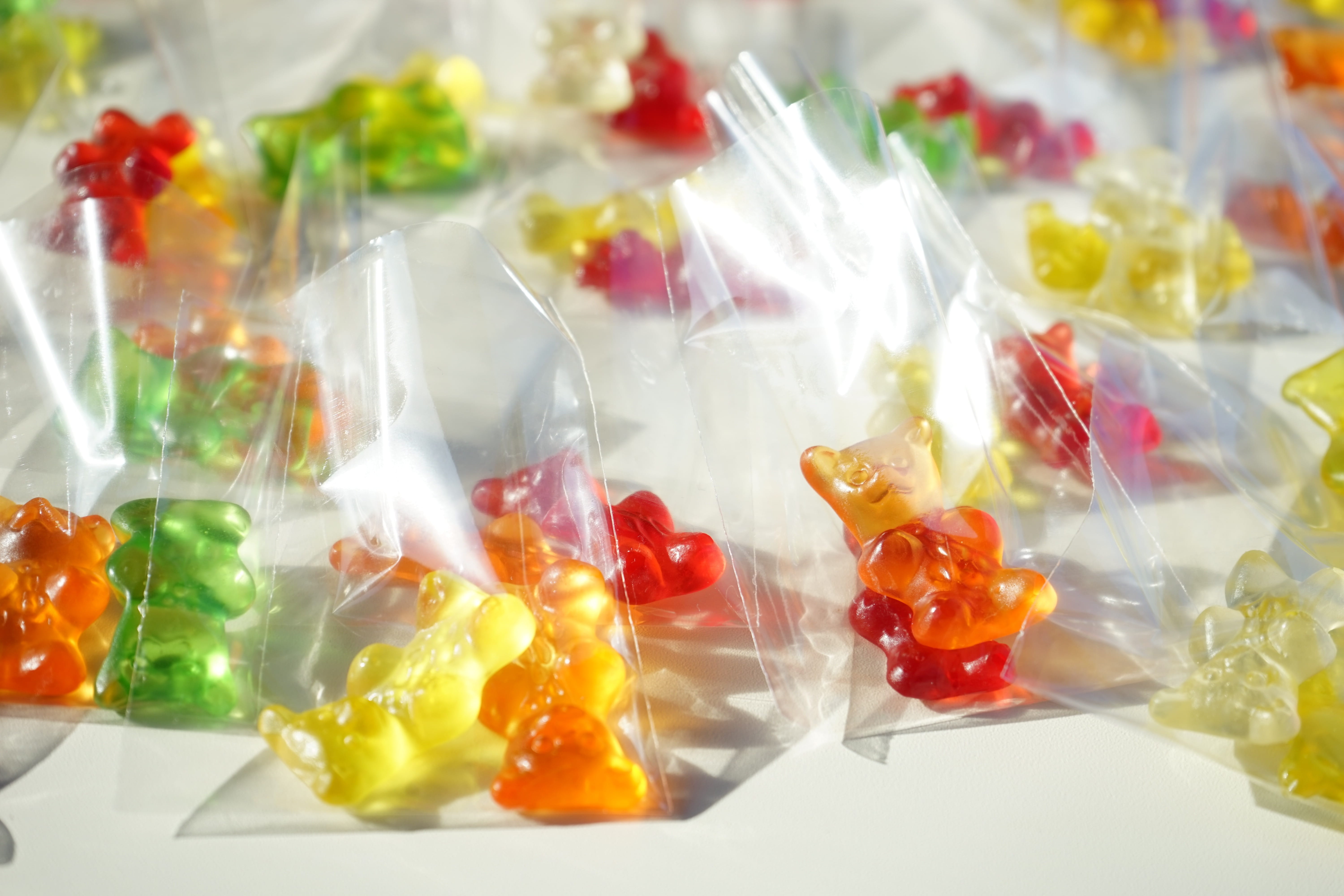 Sachets, food, gummibärchen, choice, precious gem, indulgence, Packed, fruit jelly, studio shot, sweet food, plastic, indoors, jewelry, freshness, large group of objects, HD Wallpaper