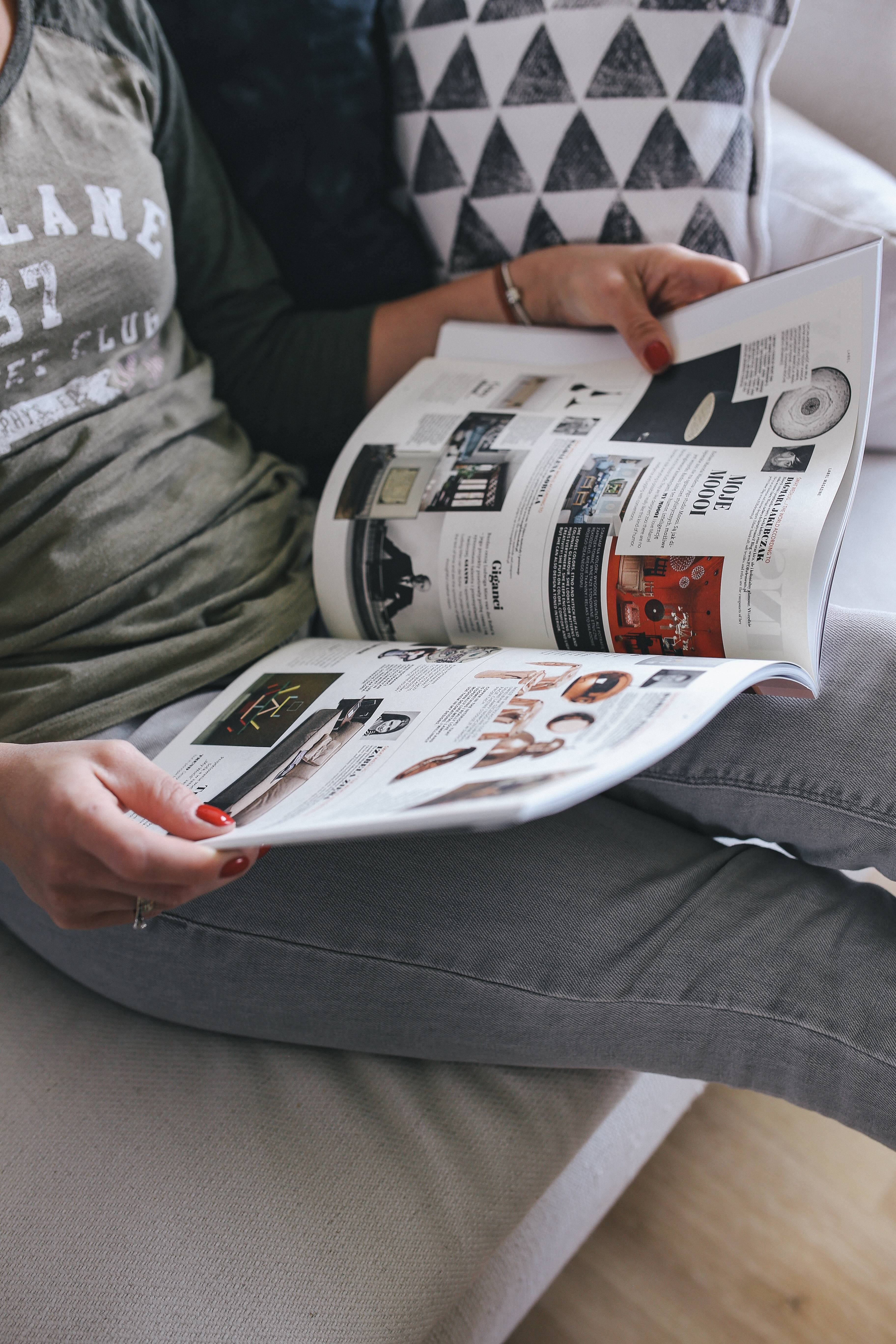 magazine, sitting, business, adults only, real people, reading, adult, paper Currency, technology, indoors, table, women, Woman reading, style, holding, Phone HD Wallpaper