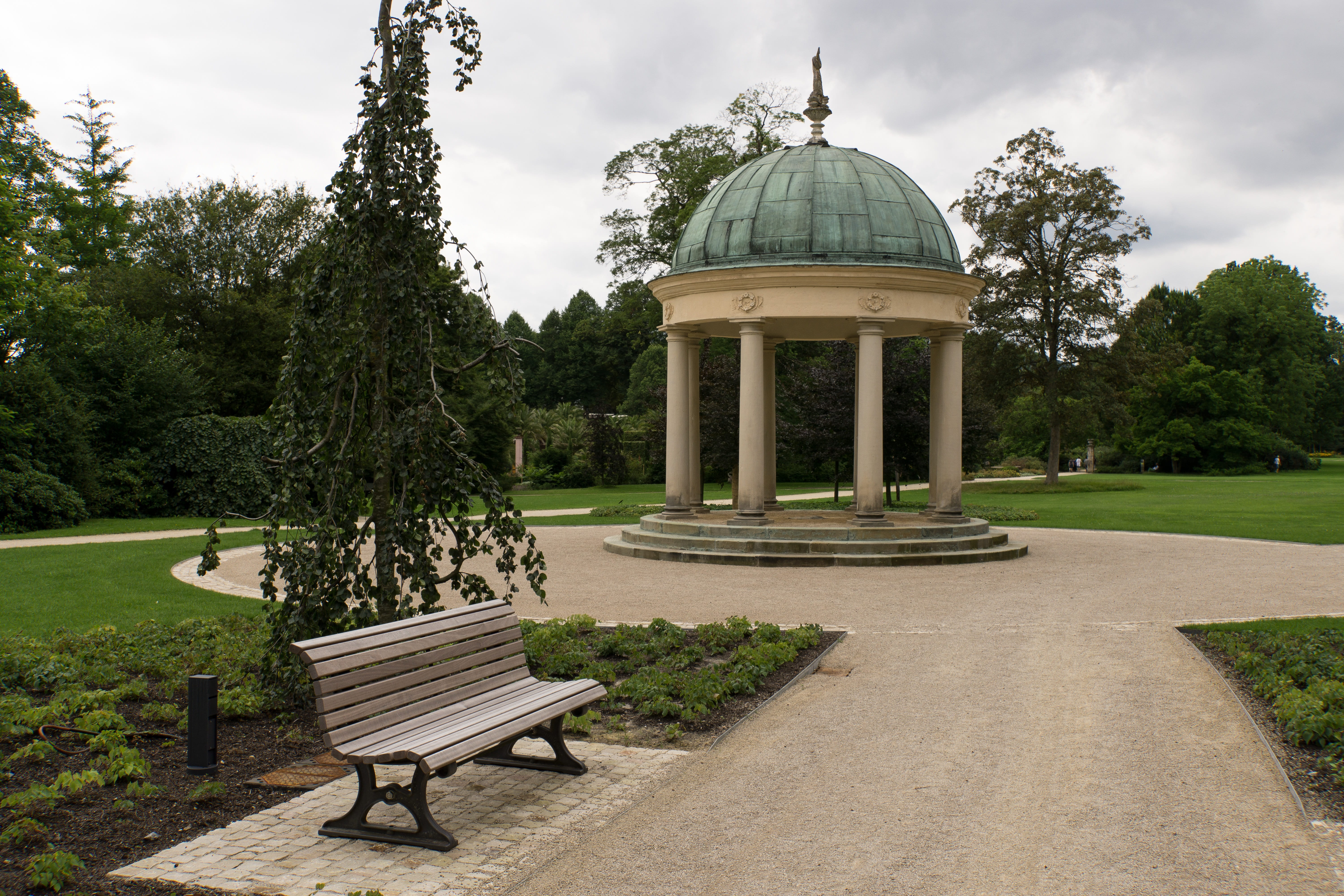 sky, green color, nature, bench, outdoors, seat, 5K, architectural column, formal garden, plant, day, pyrmont, tree, garden design, no people, park bench, HD Wallpaper