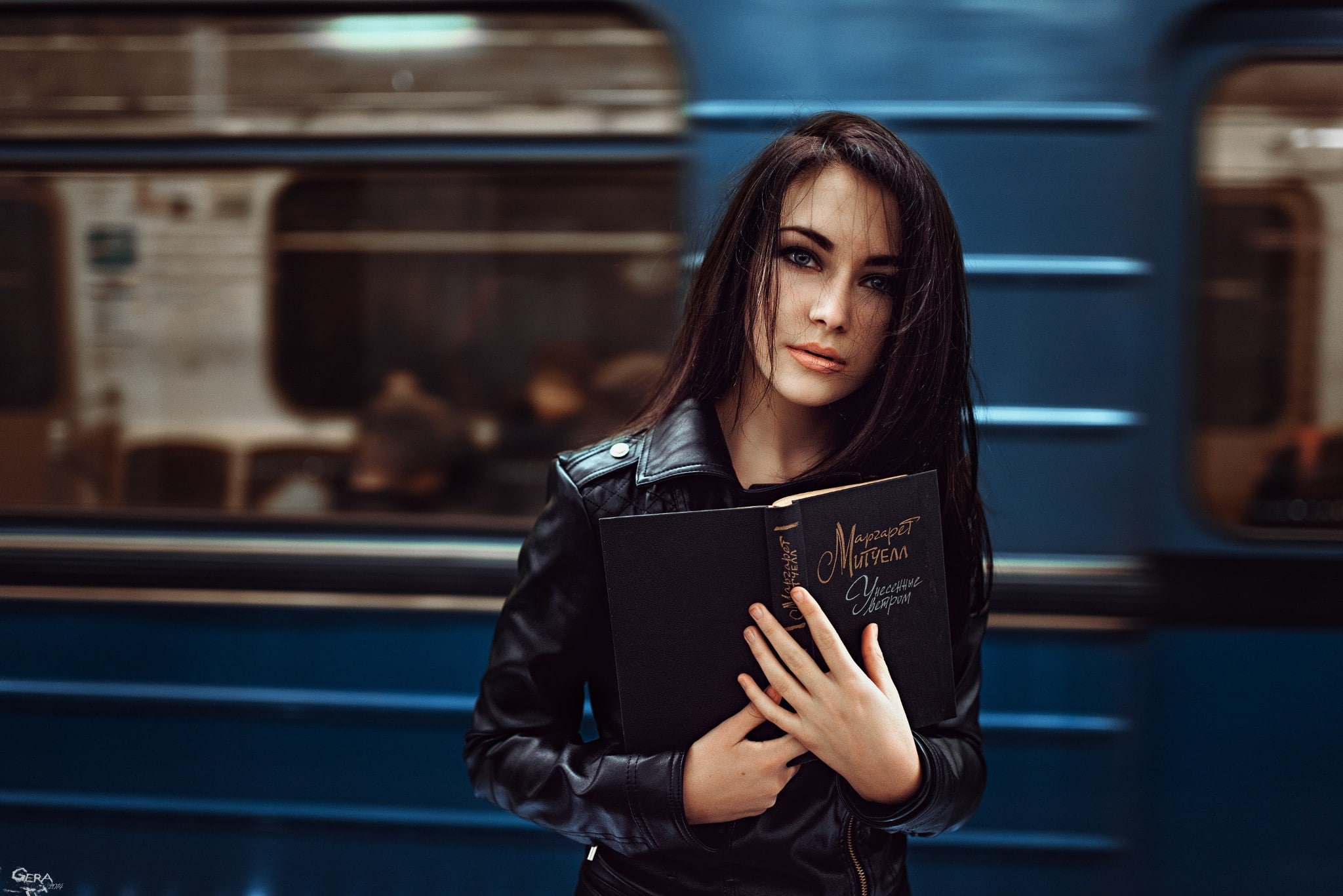 brunette, M3 Metro, 1080P, Georgy Chernyadyev, model, books, depth of field, women, HD Wallpaper