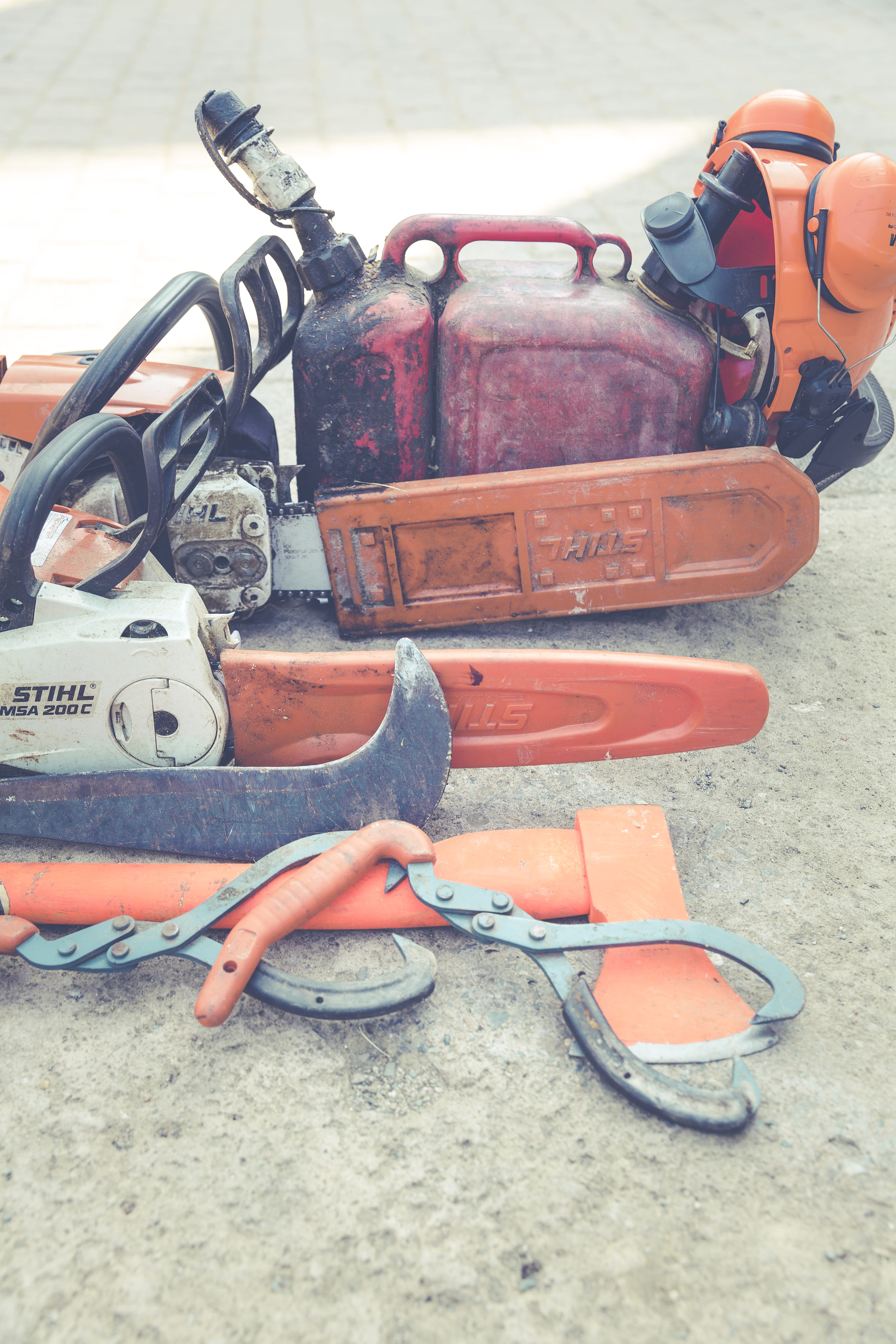 transportation, childhood, nature, chainsaw, people, claw, lifestyles, land, equipment, outdoors, tools, leisure activity, 5K, stihl, sport, power saw, Phone HD Wallpaper