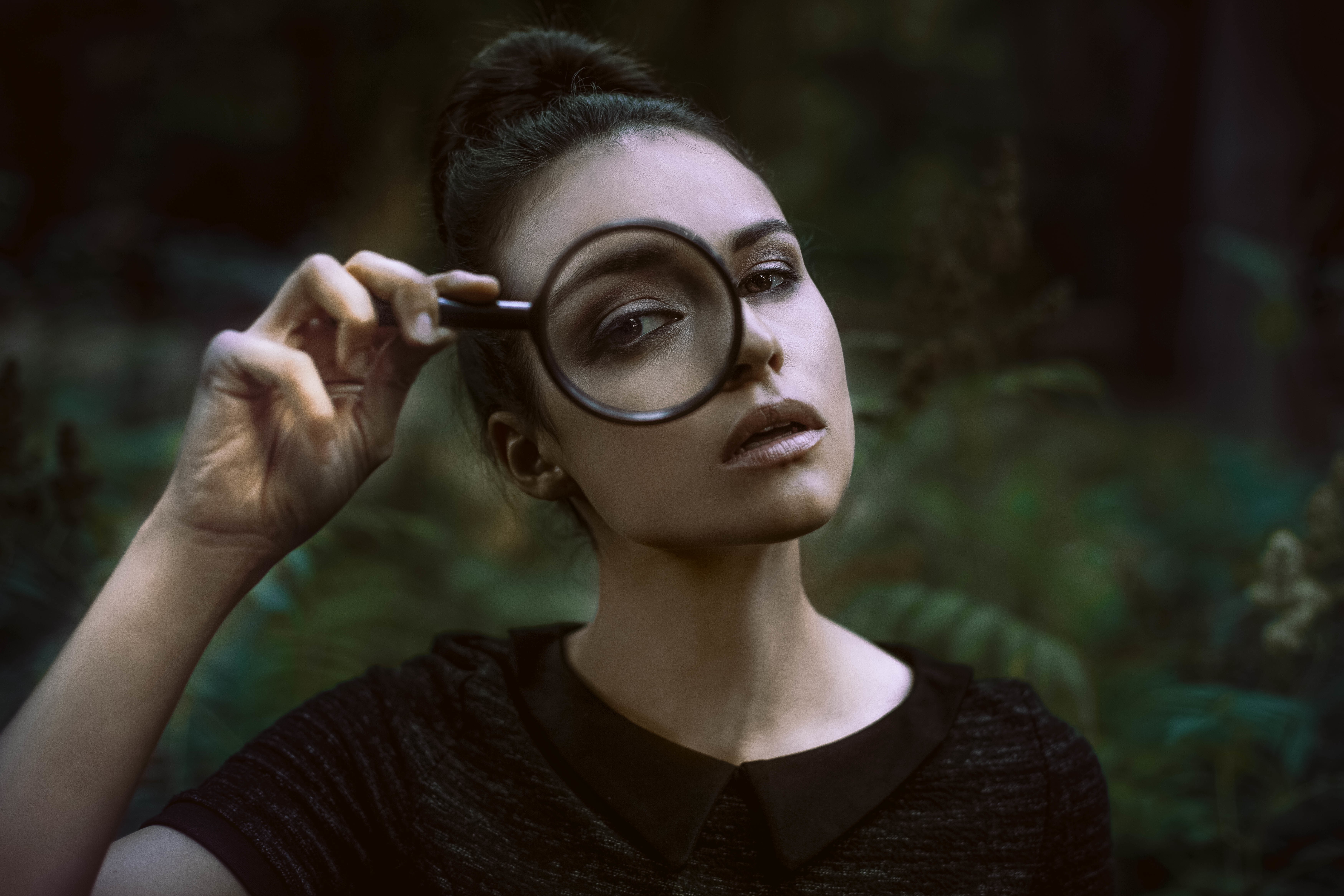5K, magnifying glasses, women, women outdoors, hairbun, looking at viewer, face, HD Wallpaper