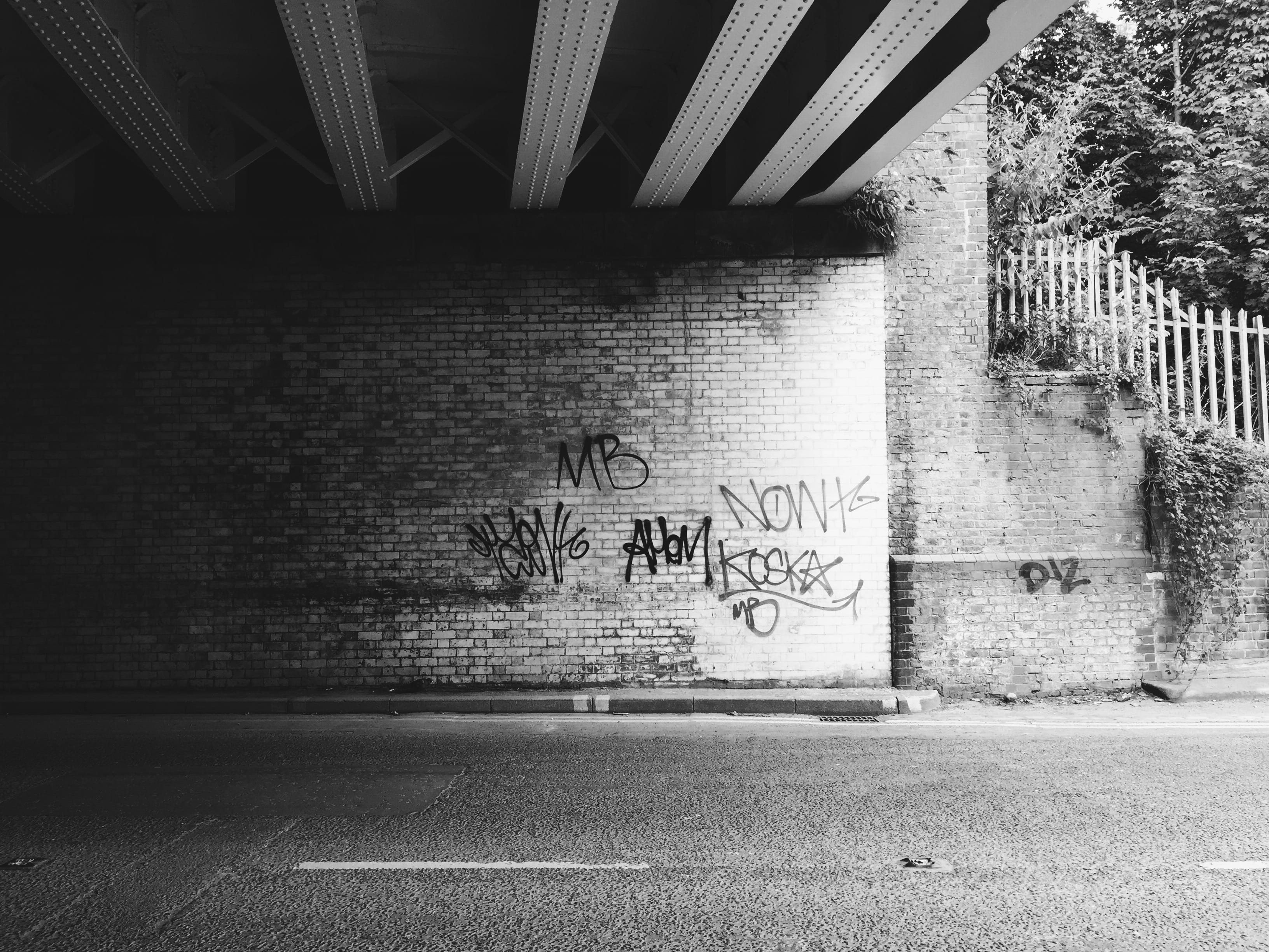 outdoors, architecture, art and craft, text, old, city, tags, wall - building feature, contrast, street, iphone6, uk, graffiti, western script, bridge, HD Wallpaper