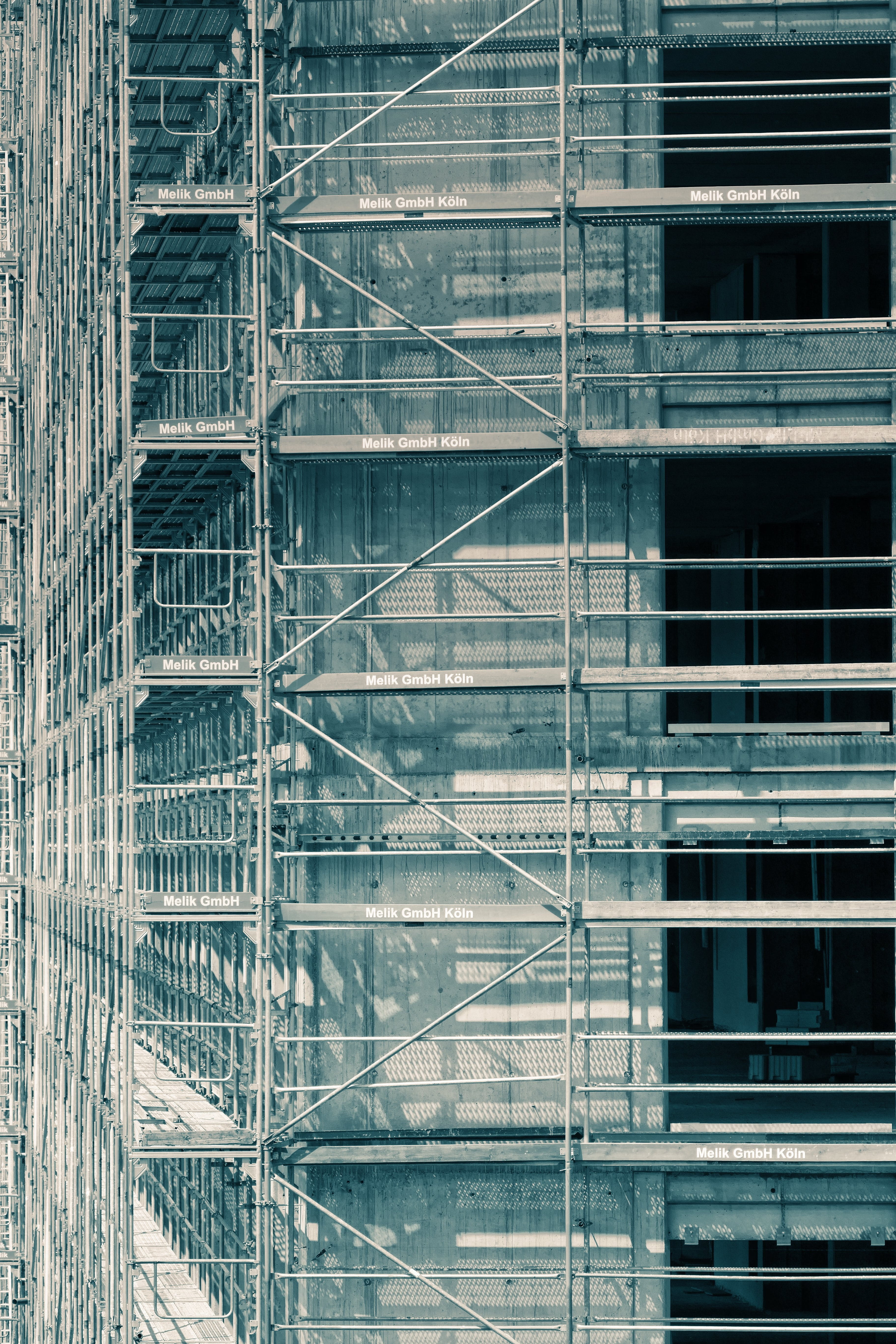 construction site, shell, built structure, new building, backgrounds, scaffolding, working scaffold, industry, building exterior, window, full frame, staircase, Phone HD Wallpaper