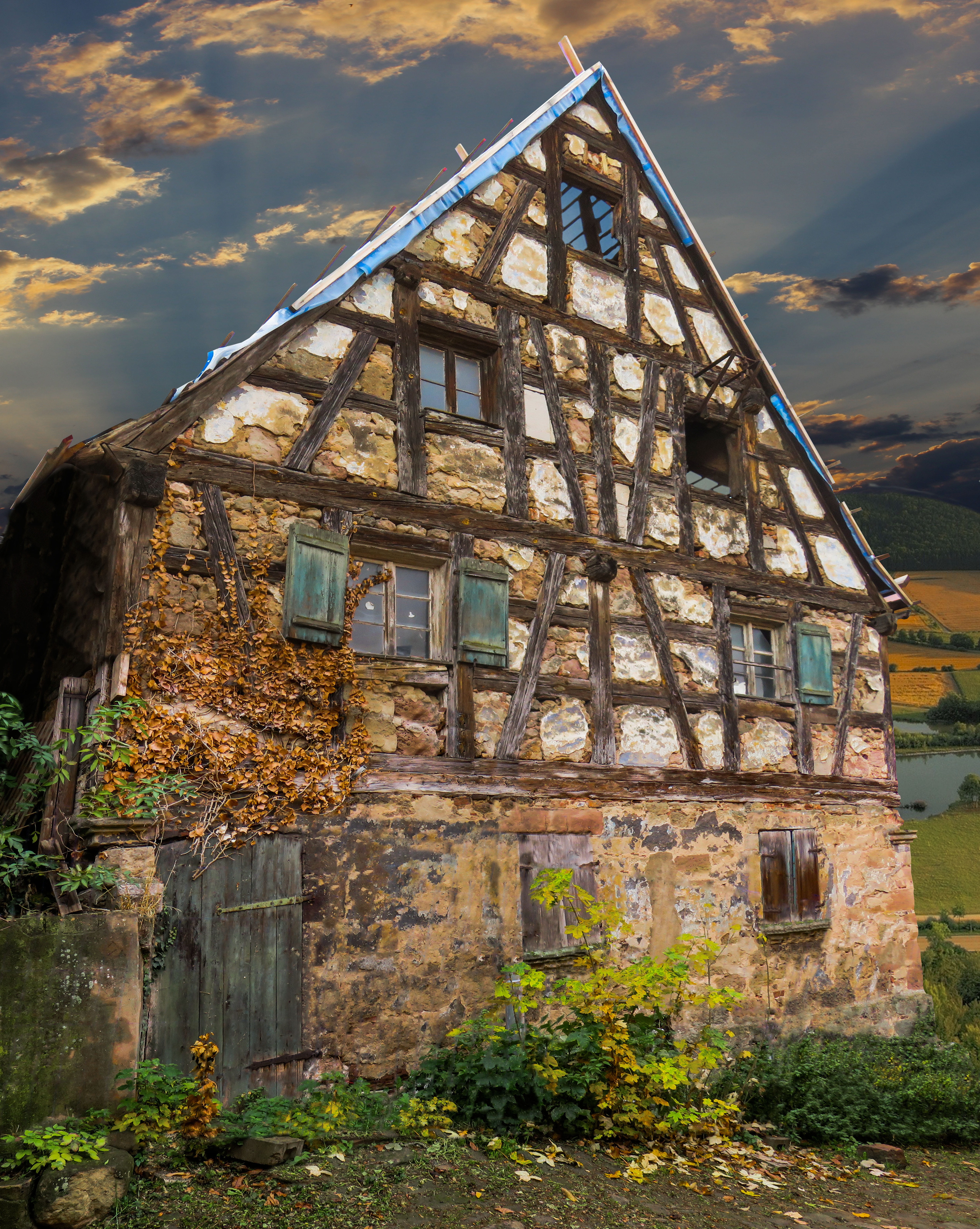 run-down, low angle view, fachwerkhaus, ruined, bavaria, outdoors, abandoned, franconian, rural, architecture, old, ruin, cloud - sky, built structure, Phone HD Wallpaper