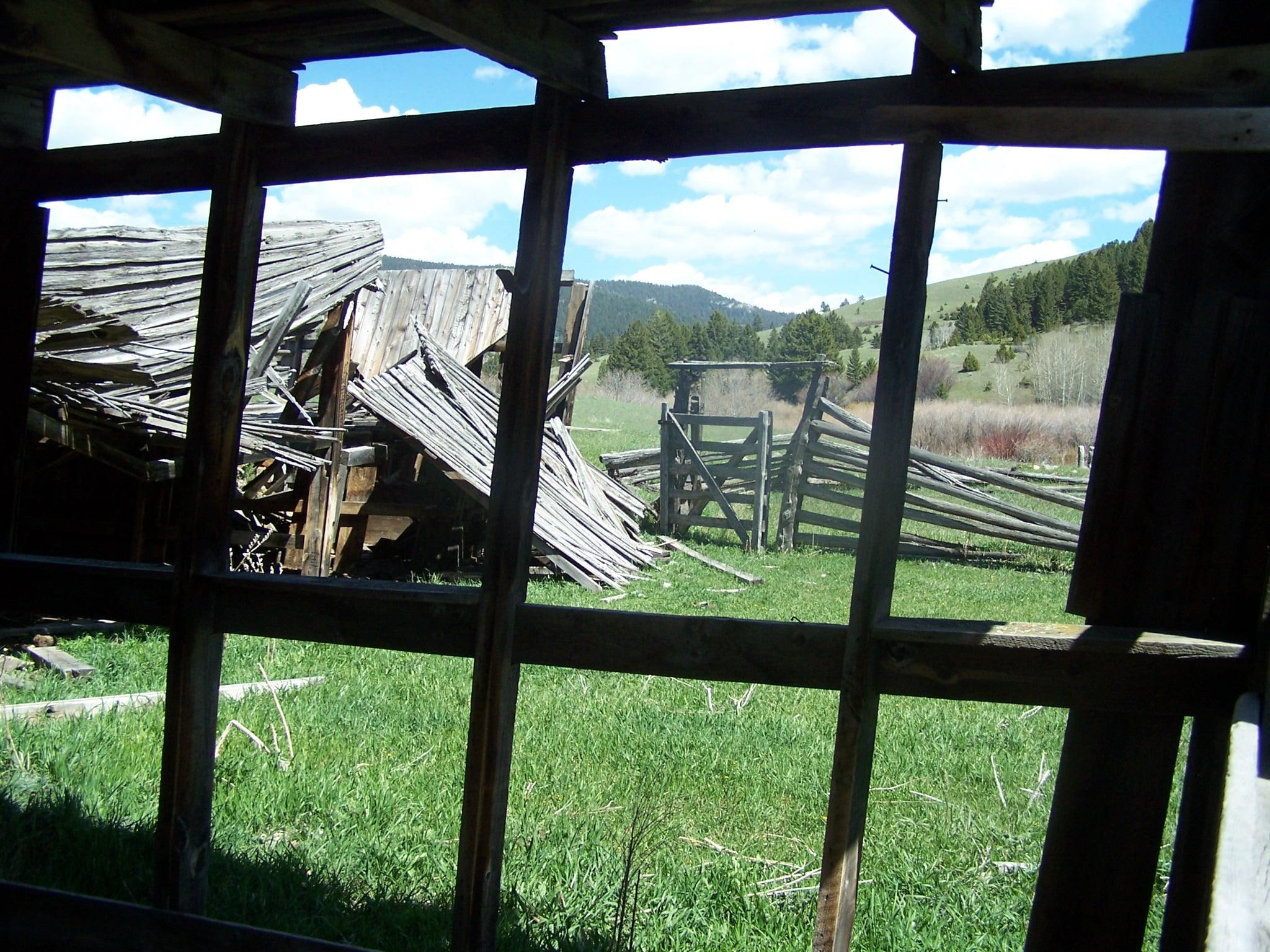 hills, house, grass, sky clouds, time, homestead, animals, 1080P, fence, window, HD Wallpaper