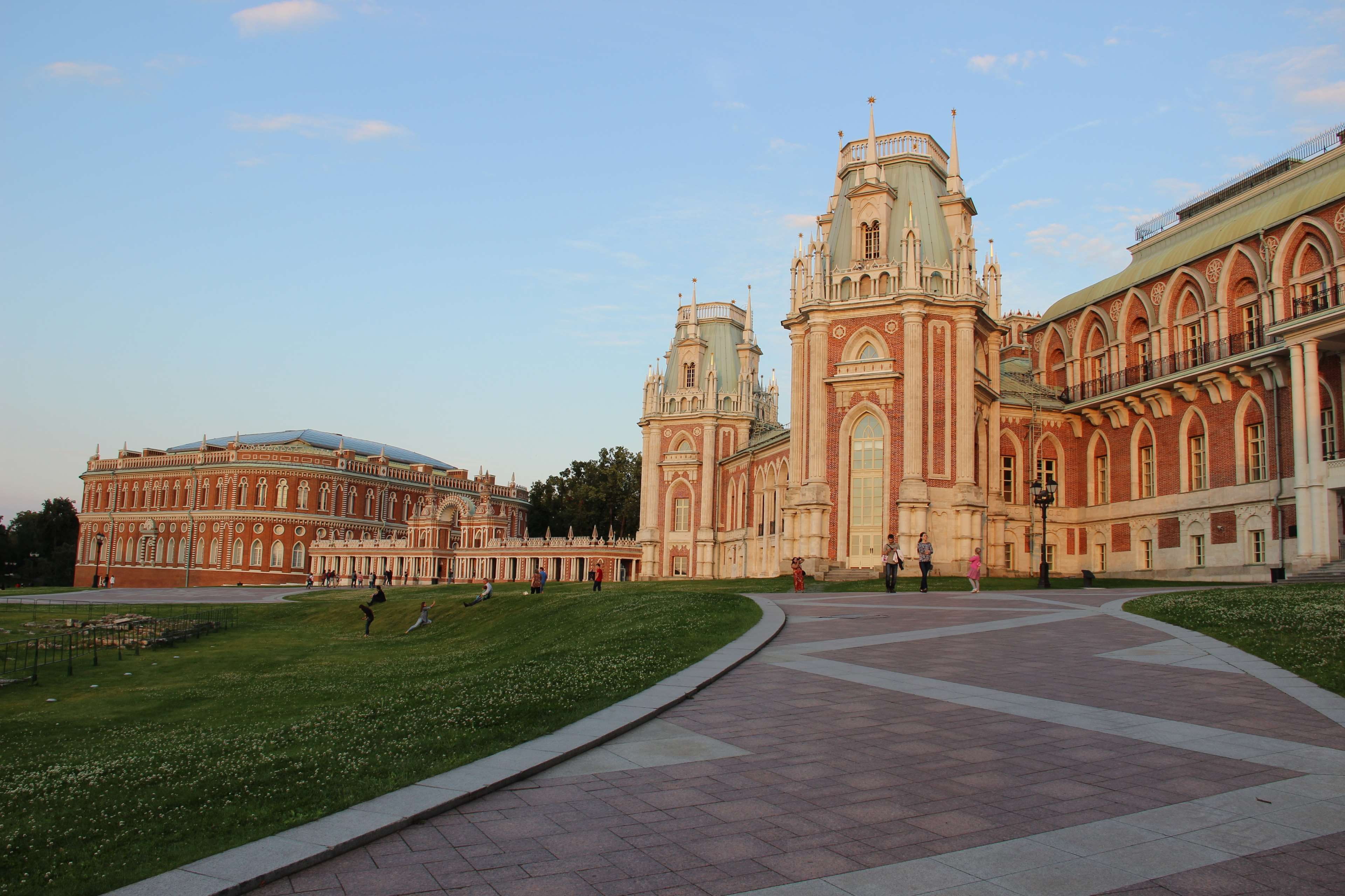tsaritsyno, history, grass, nature, day, religion, building, architecture, travel, museum, 4K, clear sky, spirituality, city, tourism, building exterior, HD Wallpaper
