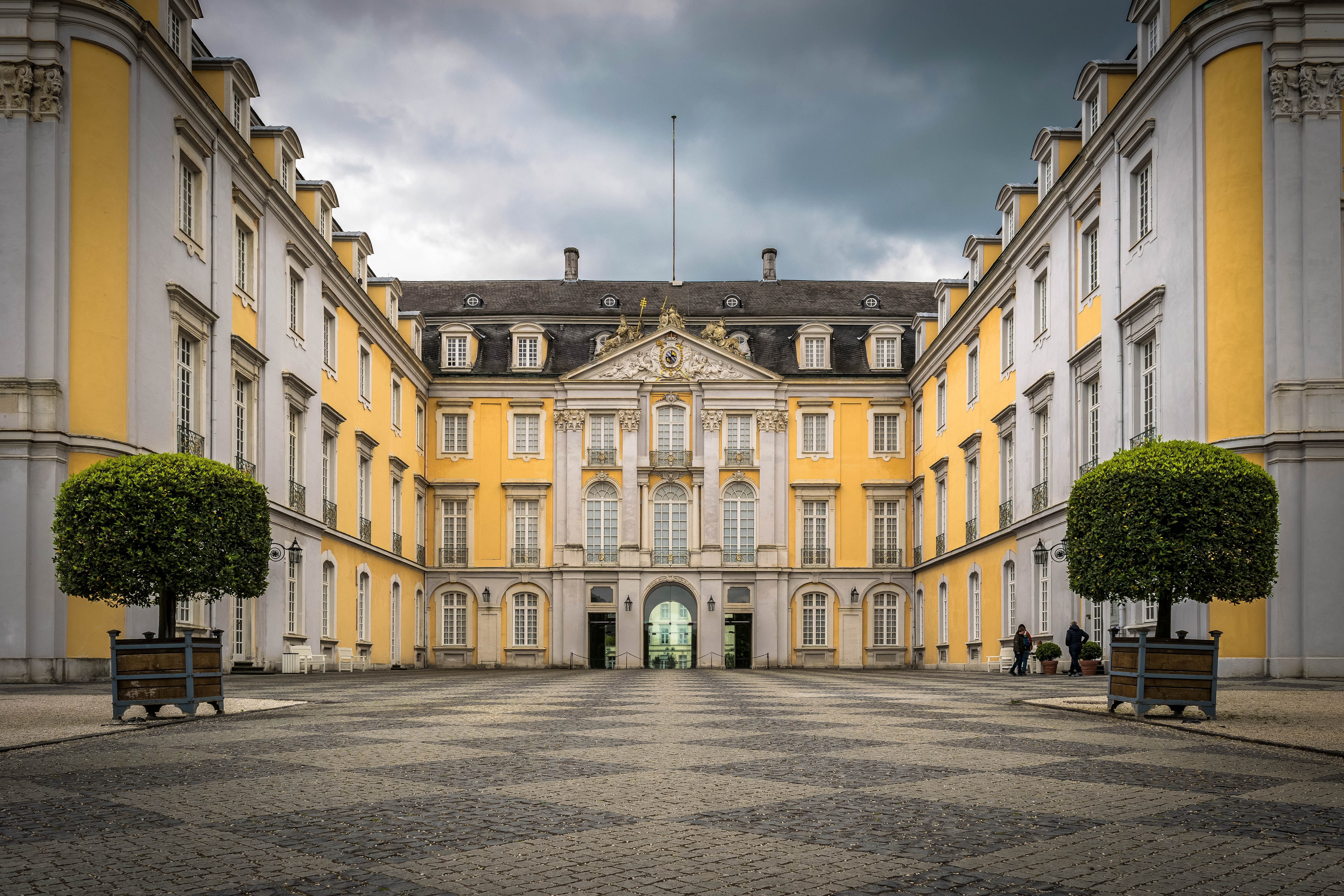 famous Place, facade, historically, brühler closed, white, building Exterior, the past, town, plant, archbishop, no people, day, symmetry, architecture, HD Wallpaper