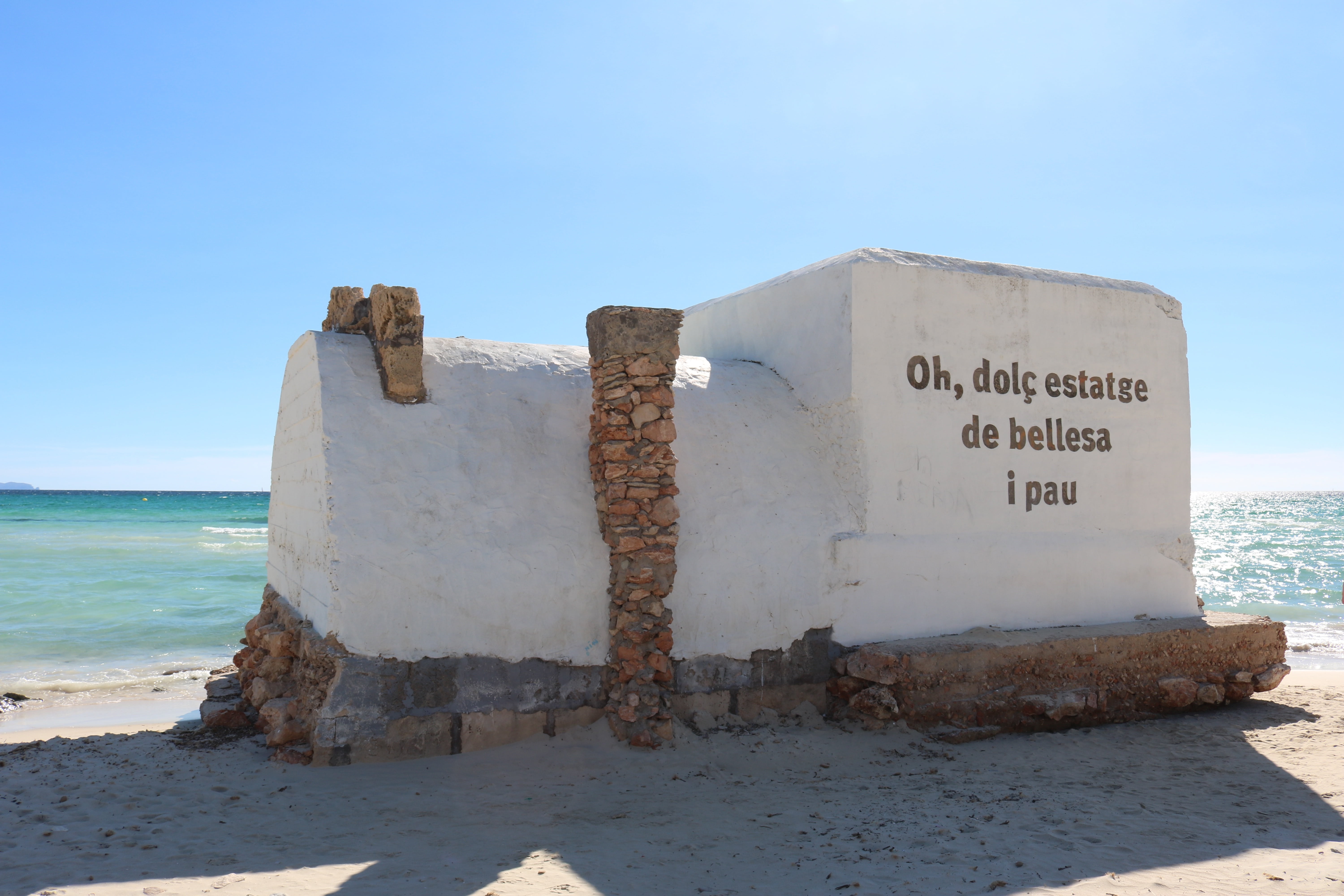 water, blue, it trenc, 5K, sky, summer, bunker, landscape, day, text, mallorca, sunlight, beach, solid, scenics - nature, horizon over water, nature, communication, HD Wallpaper