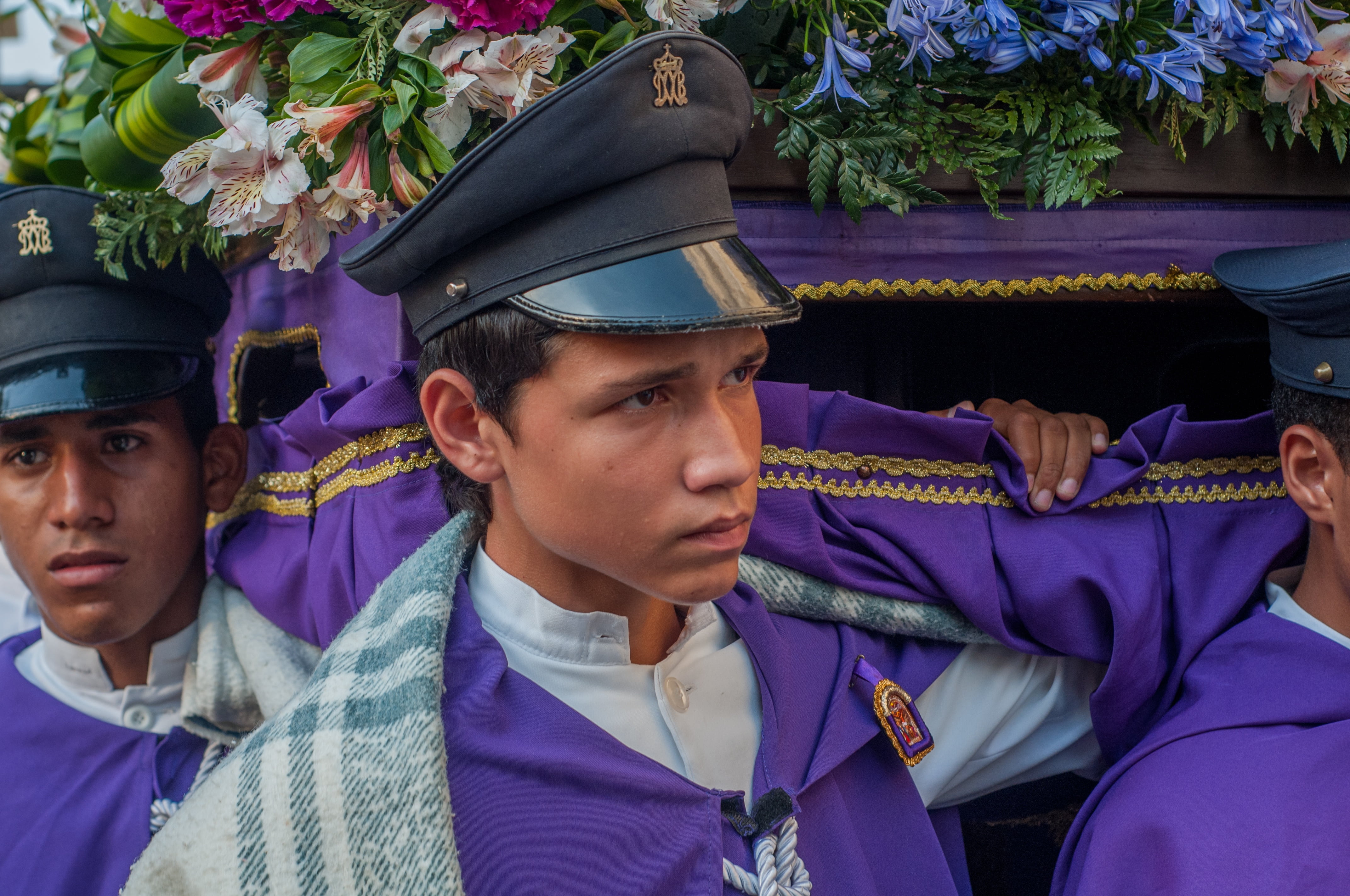 burial, lifestyles, males, young adult, portrait, looking at camera, young men, boys, serious, headshot, purple, men, front view, leisure activity, walking, HD Wallpaper