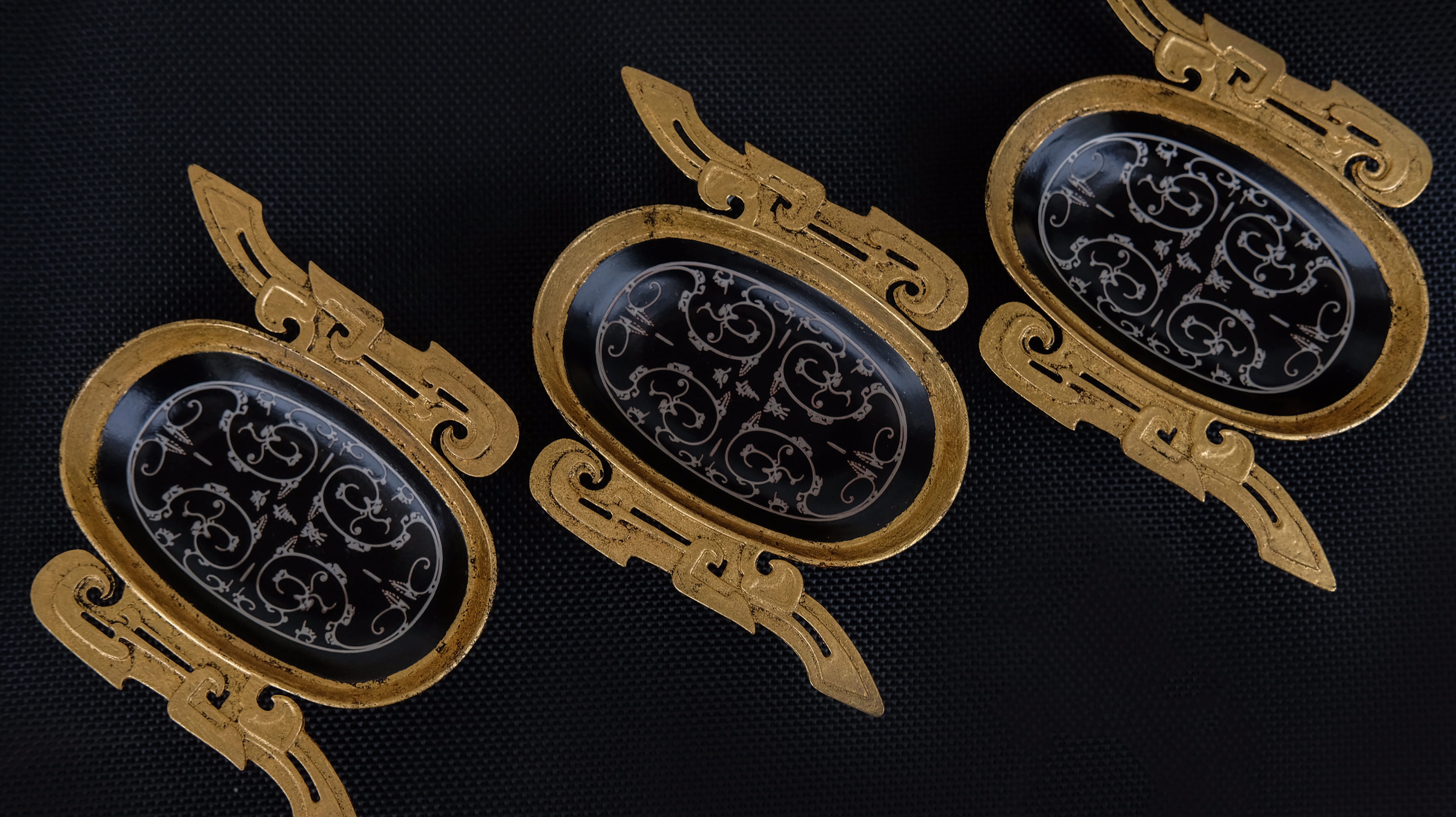 the past, no people, high angle view, oriental, art tool, history, time, asian, small group of objects, metal, art studio, art gallery, decor, authority, HD Wallpaper