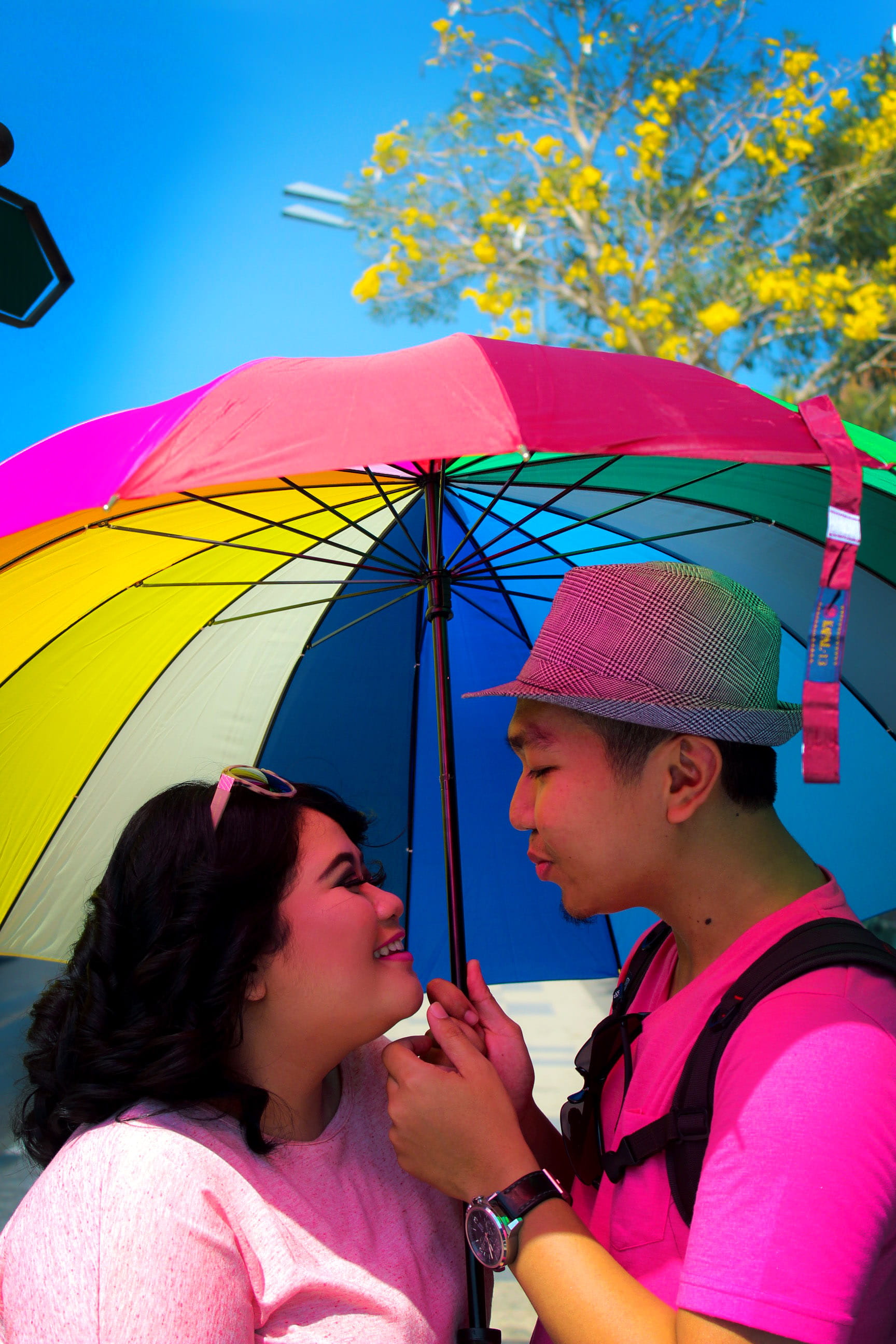 surakarta city, outdoors, lifestyles, love, women, leisure activity, real people, umbrella, people, portrait, human, men, bonding, holding, 2K, colorfull, Phone HD Wallpaper