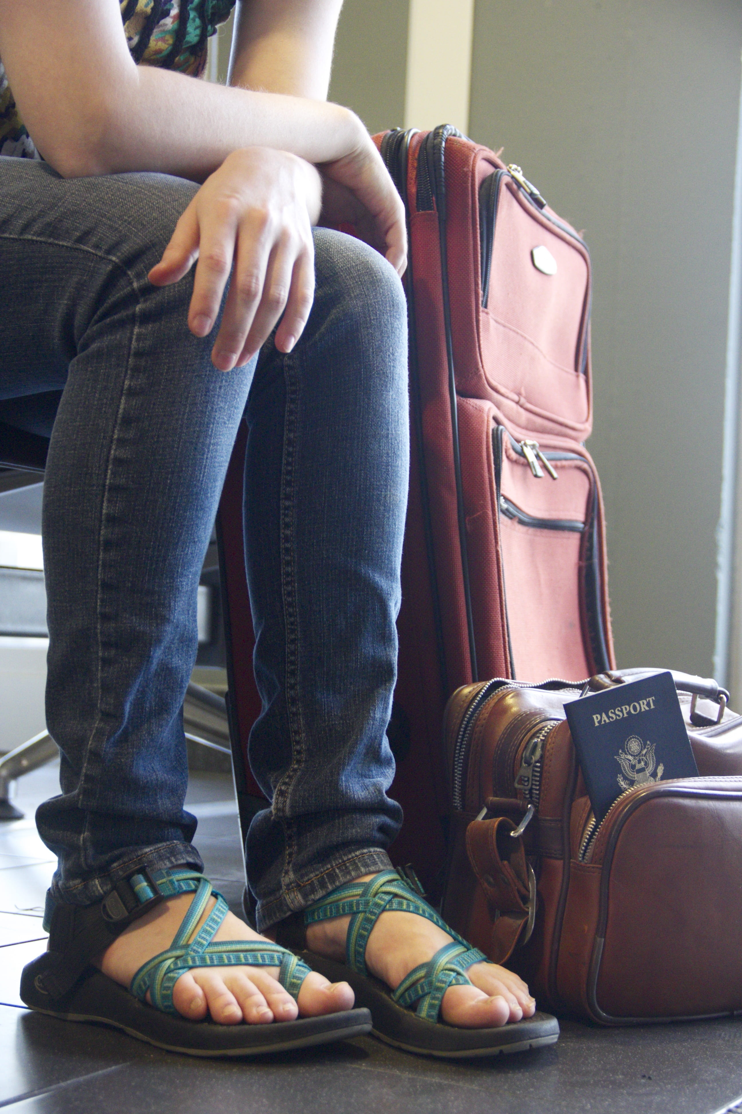 jeans, casual clothing, person, indoors, body part, luggage, beside, human leg, flat shoe, lifestyles, people, low section, traveler, journey, real people, Phone HD Wallpaper