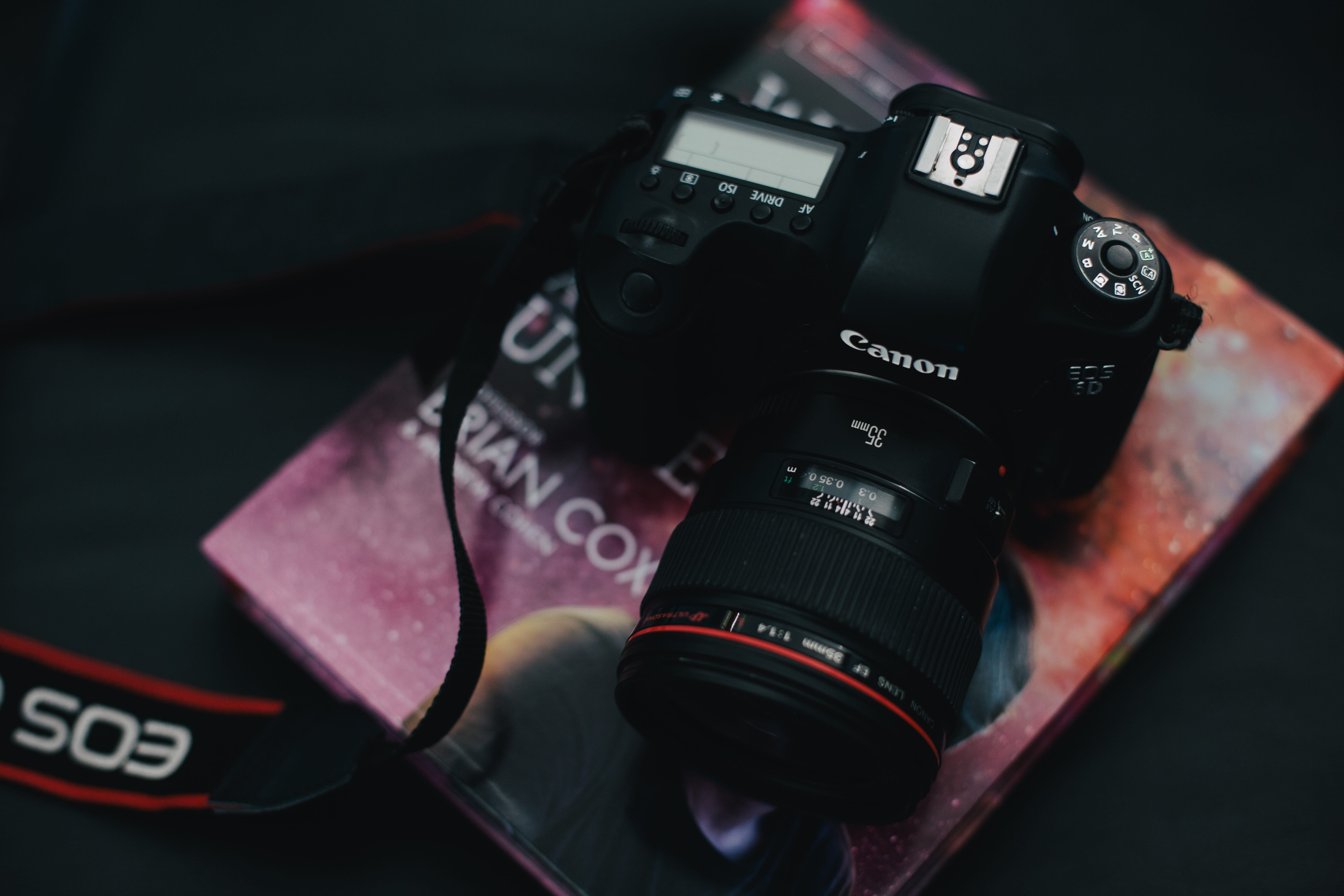 close-up, table, text, alloy wheel, camera - photographic equipment, camera lens, hub, 5K, tabletop, laser, digital camera, adapter, strap, light, communication, HD Wallpaper