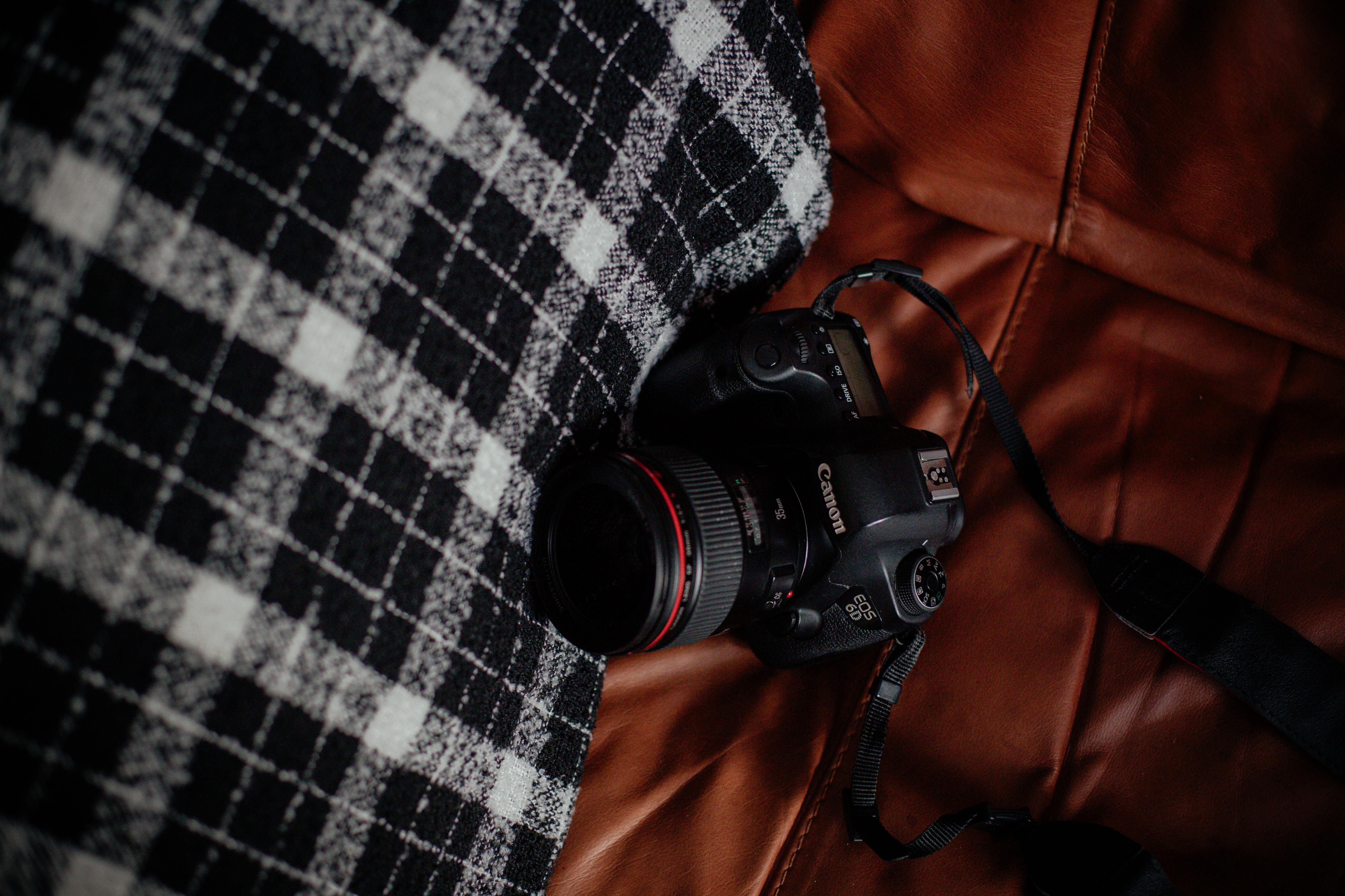 pattern, computer, jacket, lens cap, adult, strap, coat, canon, photography, bag, apparel, casual clothing, clothing, human body part, technology, real people, HD Wallpaper
