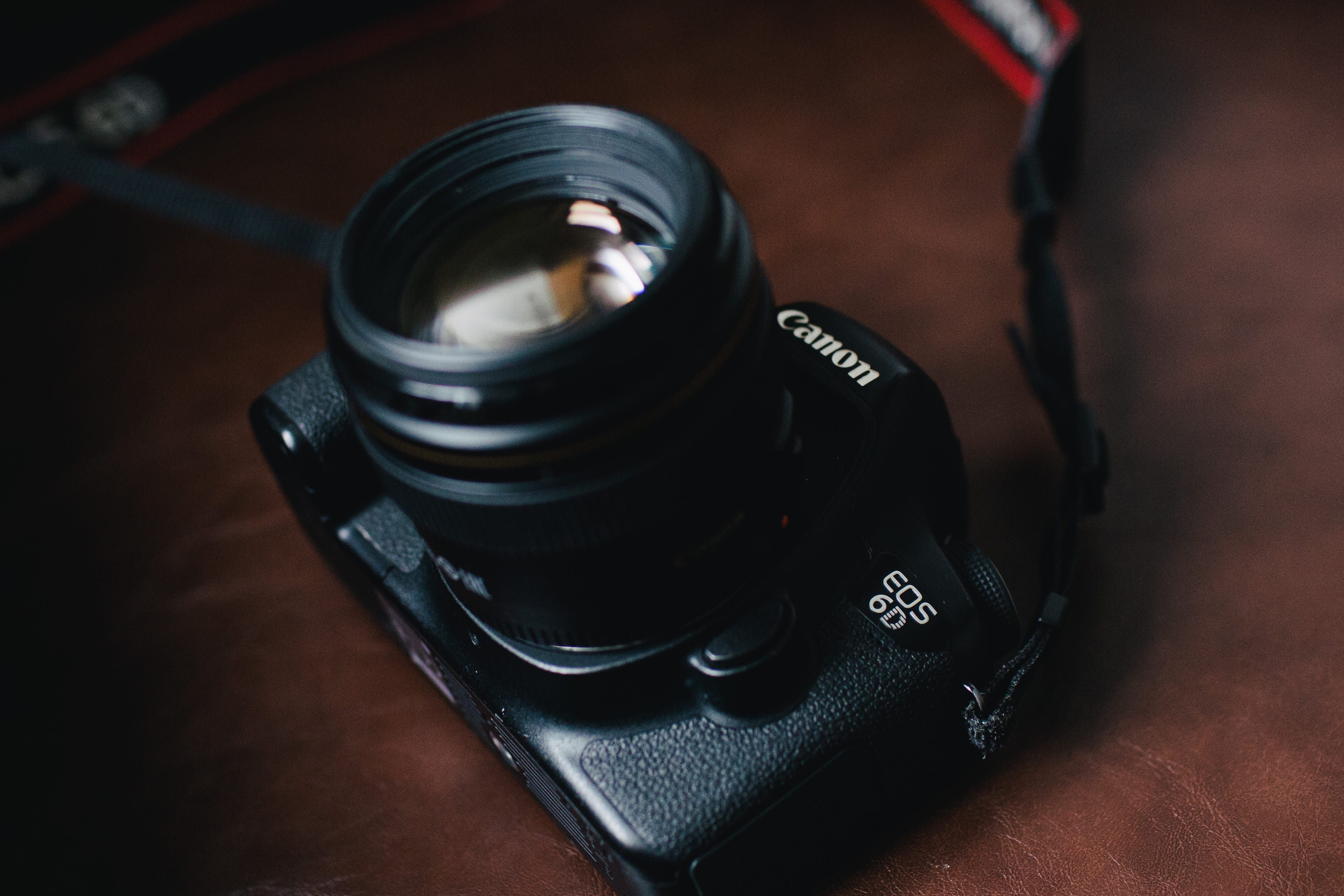 symbol, western script, logo, d, the media, machine, zipper, canon, lens - optical instrument, no people, black color, camera lens, camera, strap, industry, HD Wallpaper