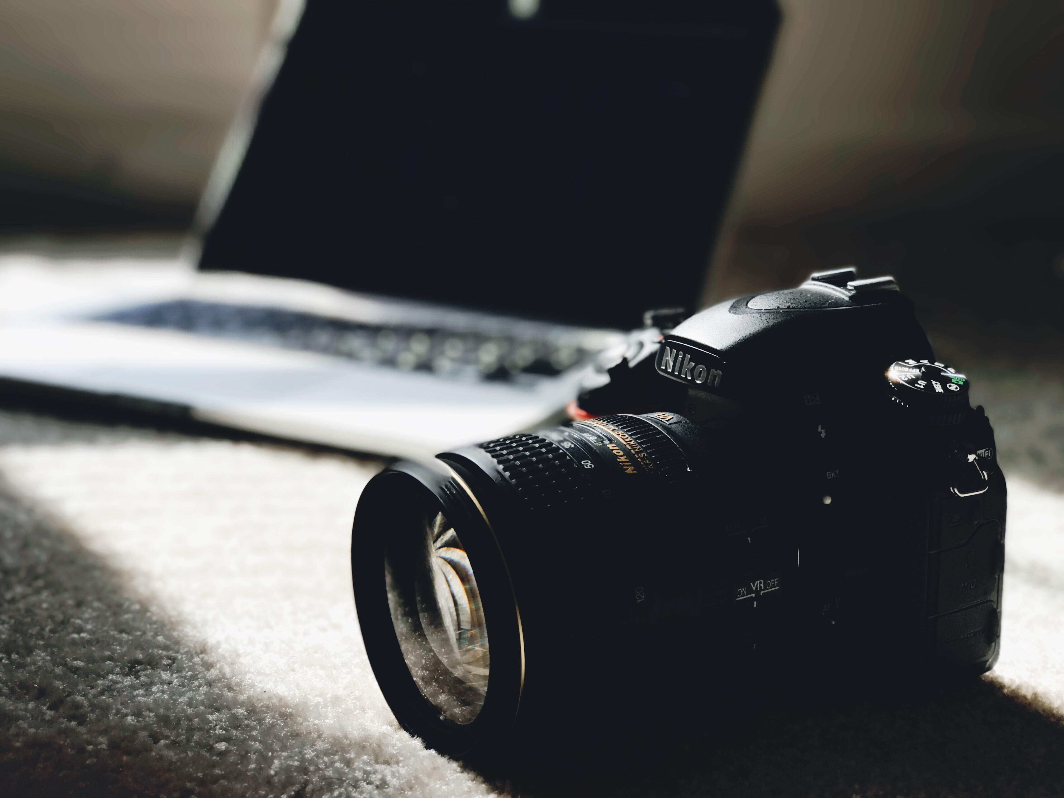retro styled, 4K, sun, camera - photographic equipment, no people, day, black color, close-up, technology, lens - optical instrument, shadow, table, camera, HD Wallpaper