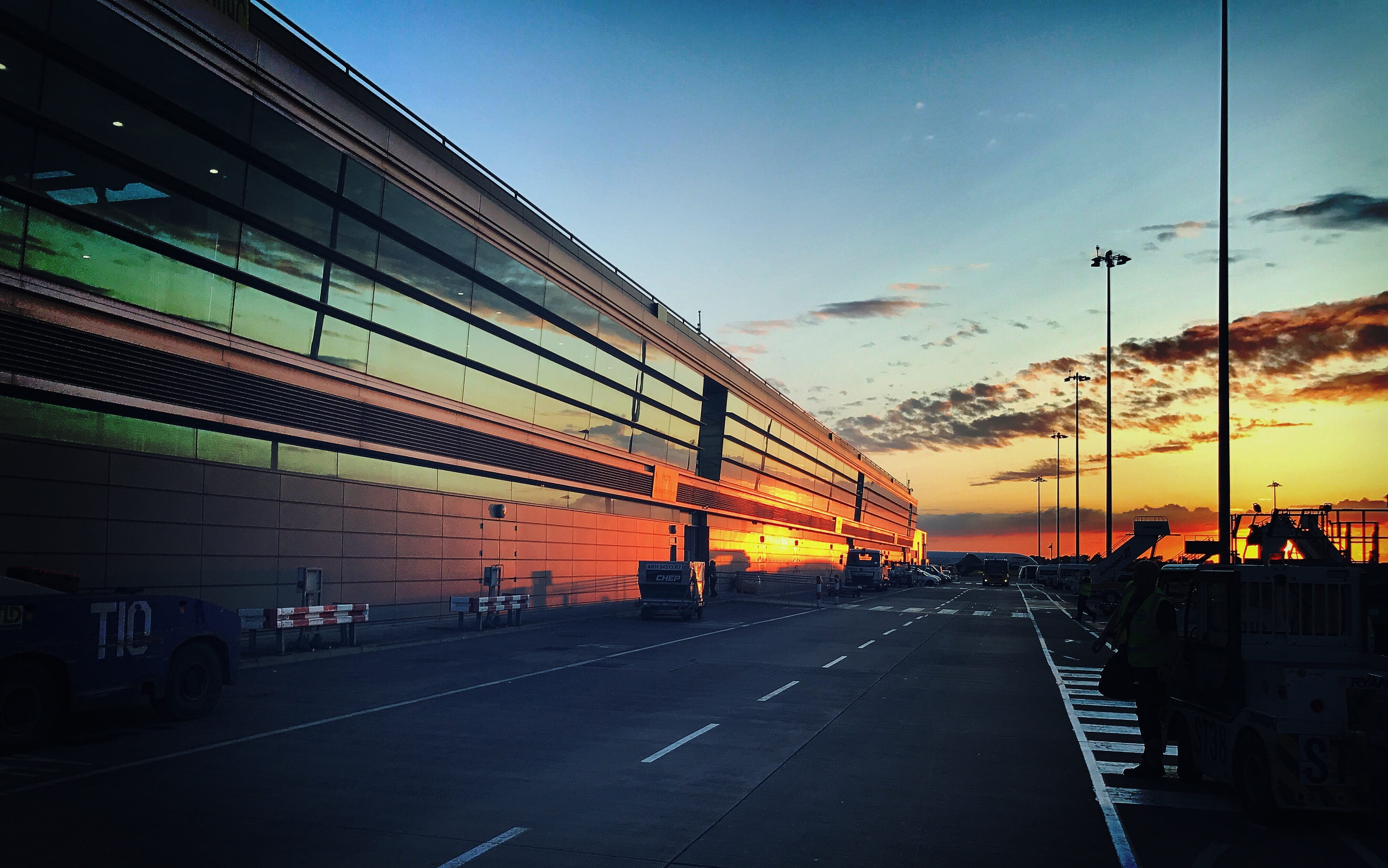 architecture, dublin, orange color, built structure, mode of transportation, arrival, airport, travel, ireland, land vehicle, road, symbol, passenger, city, HD Wallpaper